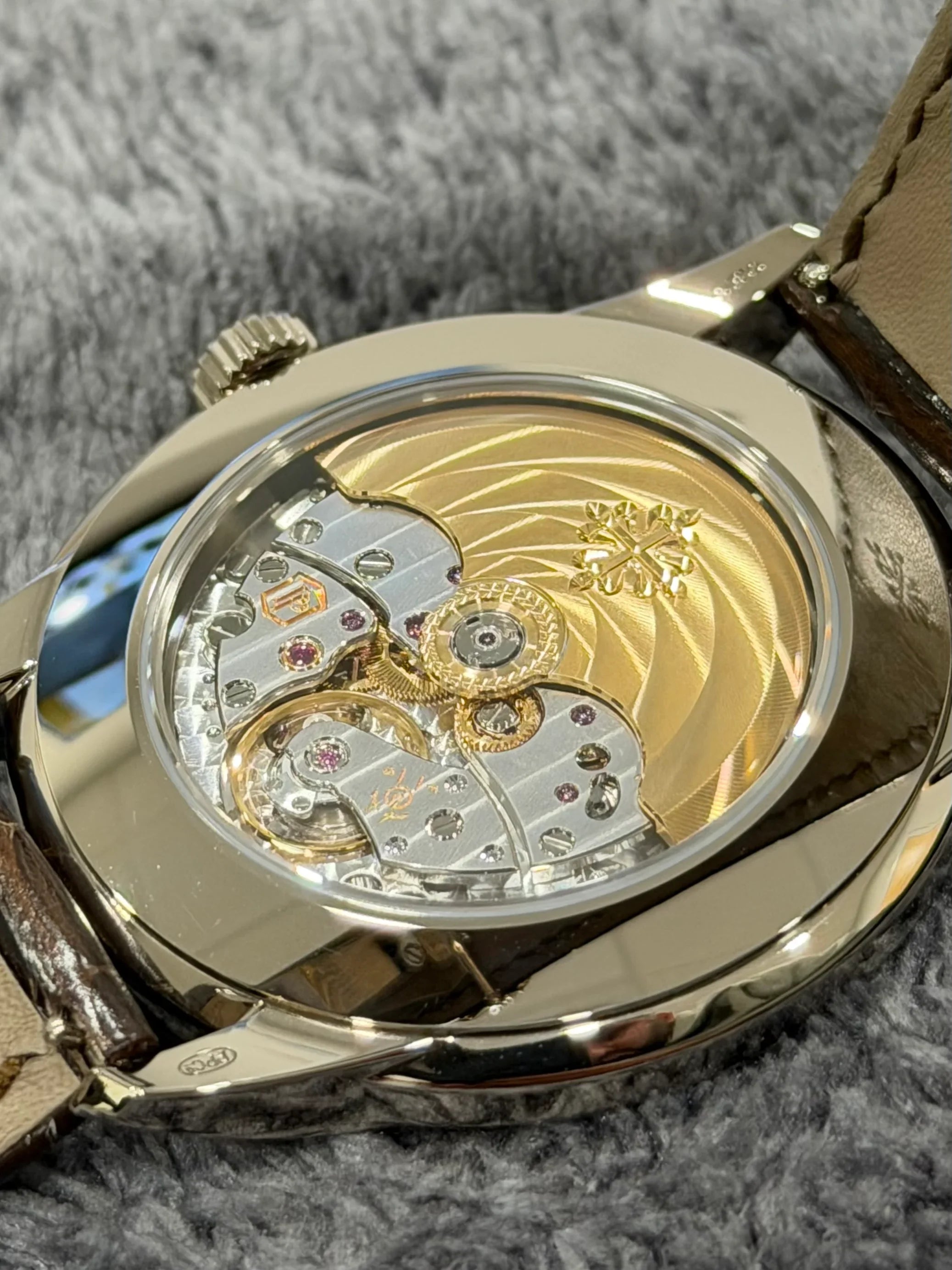 PATEK PHILIPPE PERPETUAL CALENDAR SALMON DIAL 40MM 5320G-011