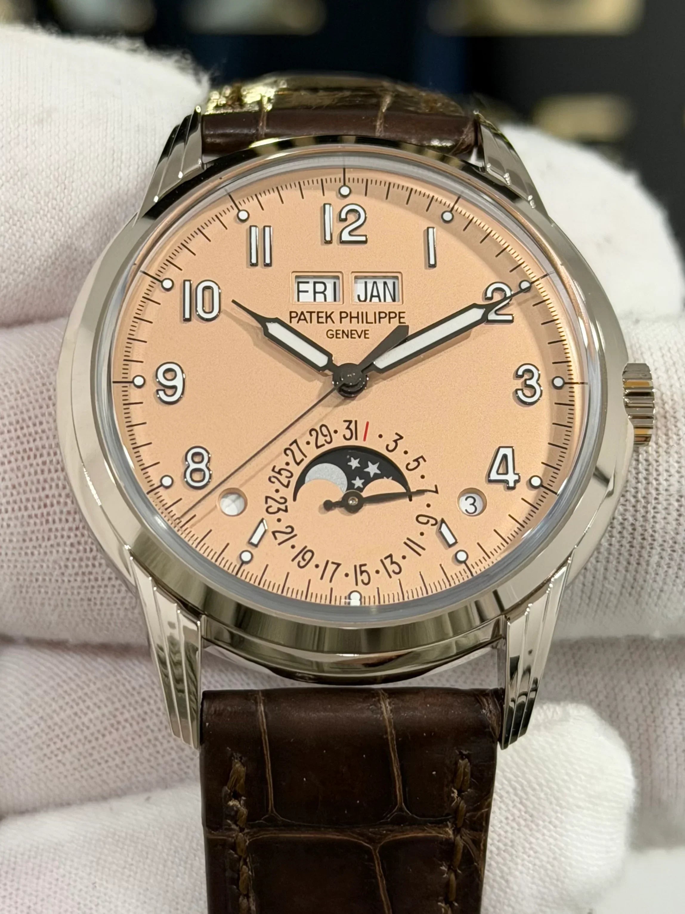 PATEK PHILIPPE PERPETUAL CALENDAR SALMON DIAL 40MM 5320G-011