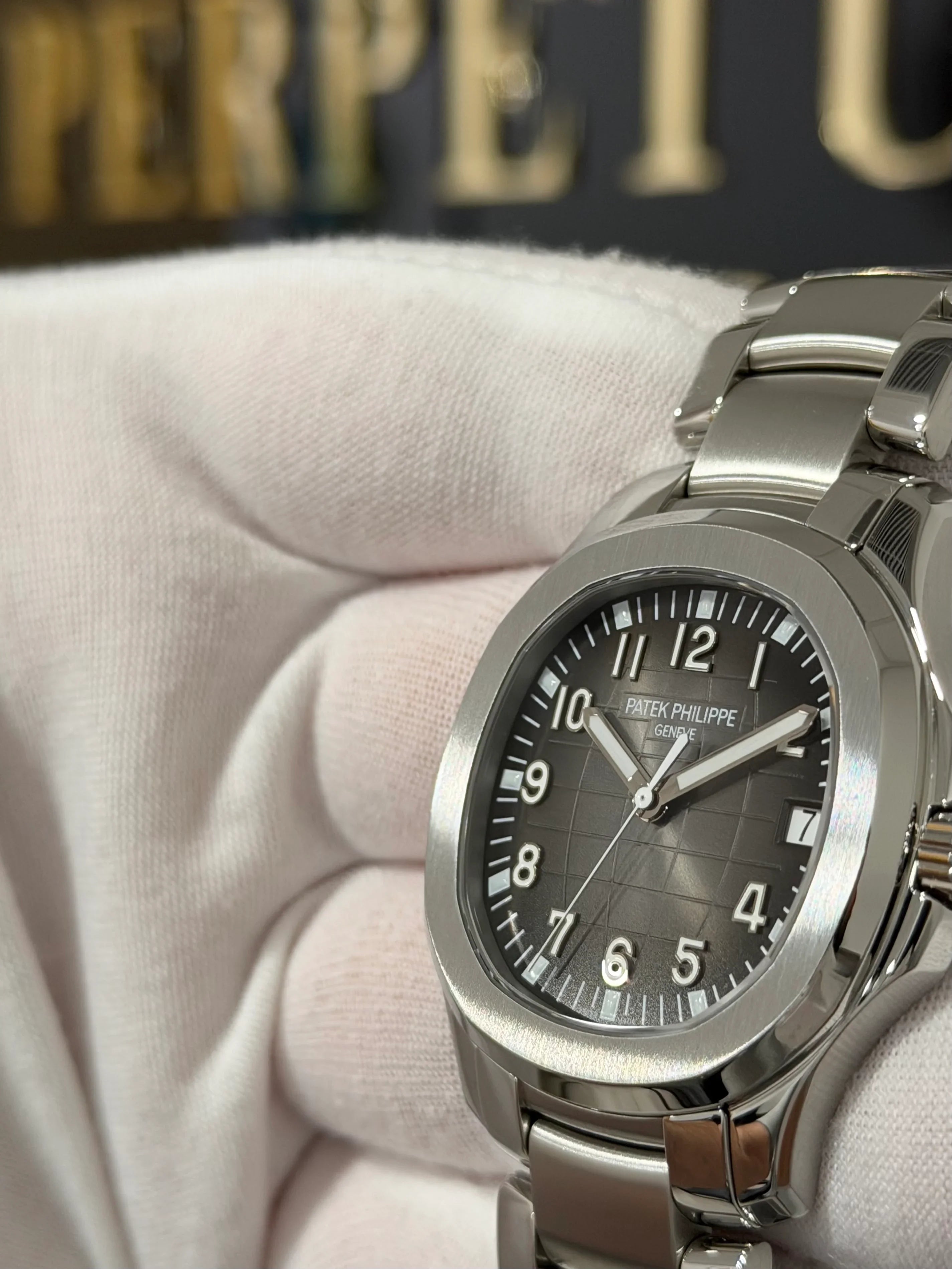 PATEK PHILIPPE AQUANAUT BLACK DIAL 5167/1A-001