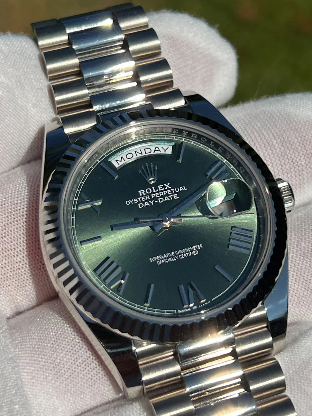 ROLEX DAY-DATE 40 OLIVE WHITE GOLD 228239-0033