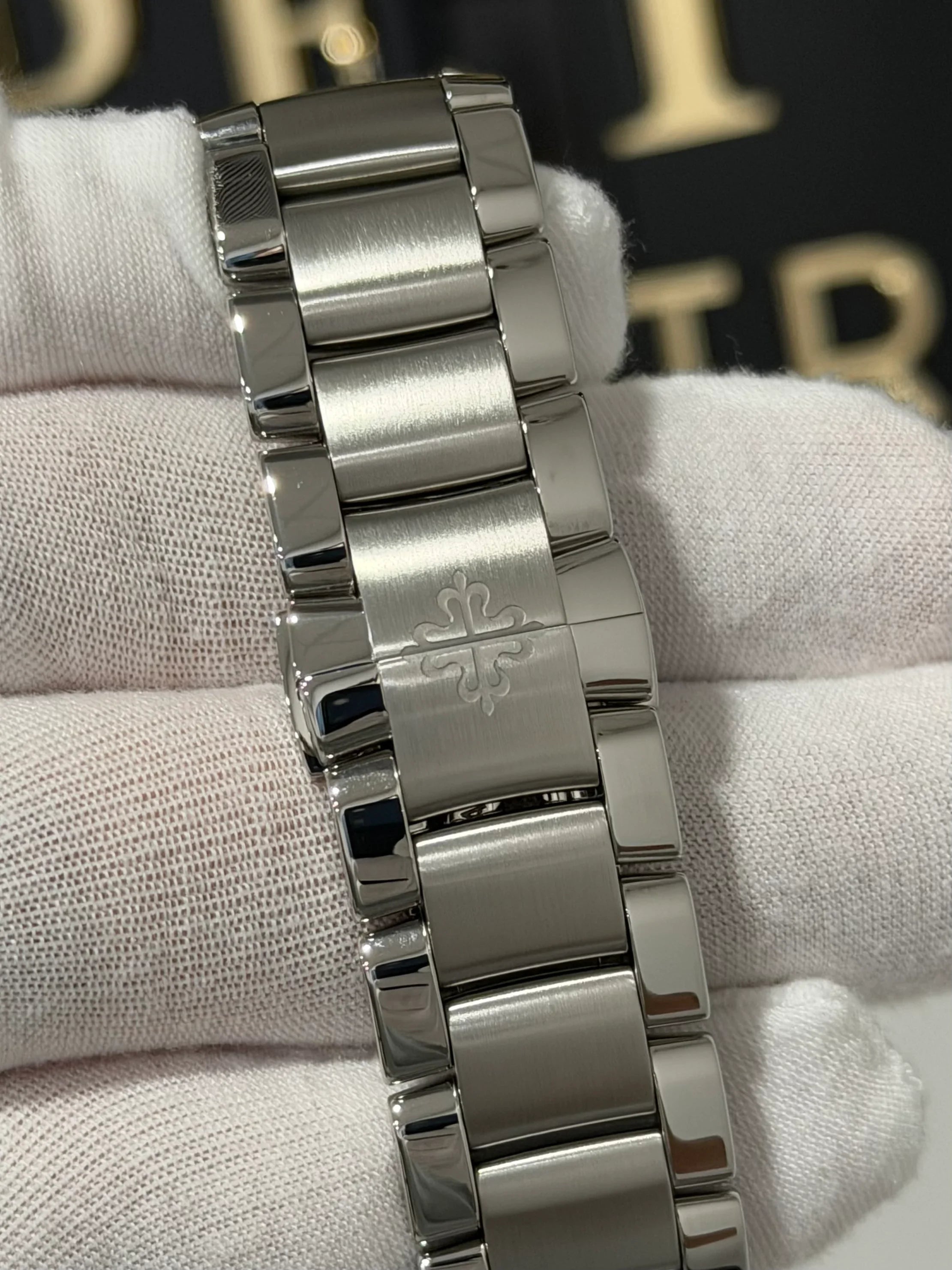 PATEK PHILIPPE AQUANAUT BLACK DIAL 5167/1A-001