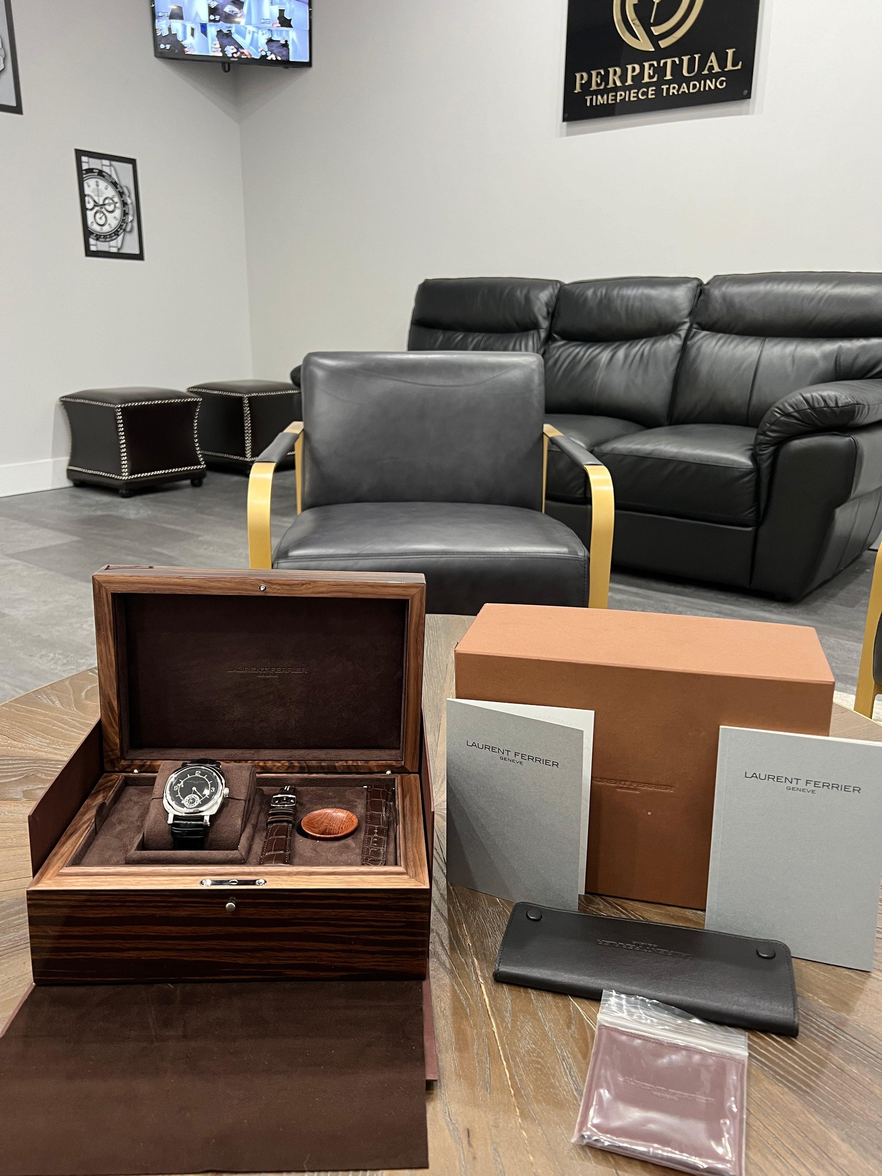 LAURENT FERRIER GALET SQUARE VINTAGE AMERICAN II LIMITED EDITION 10 PIECES