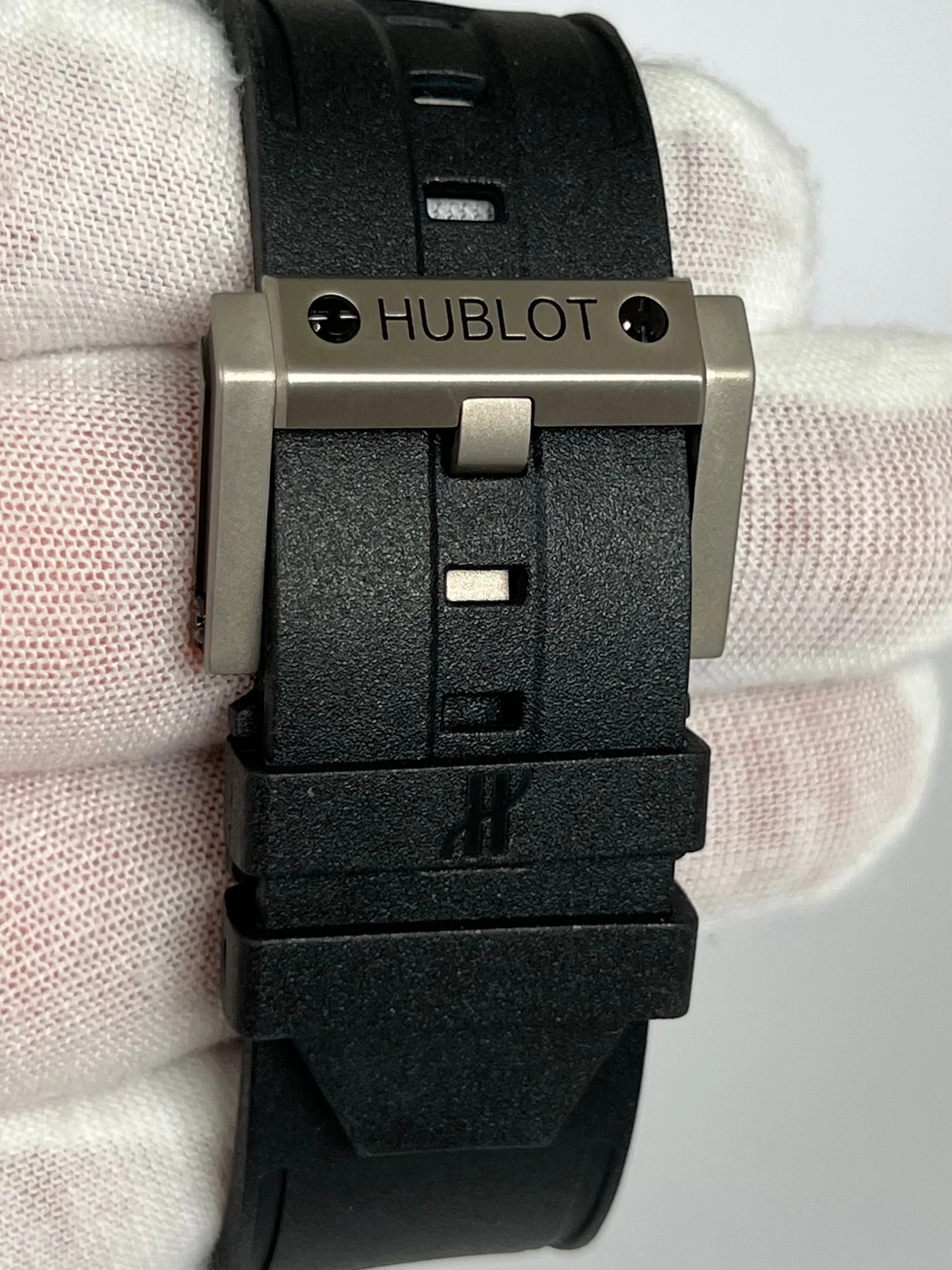 Hublot King Power Diver Oceanographic 731.NX.1190.RX titanium