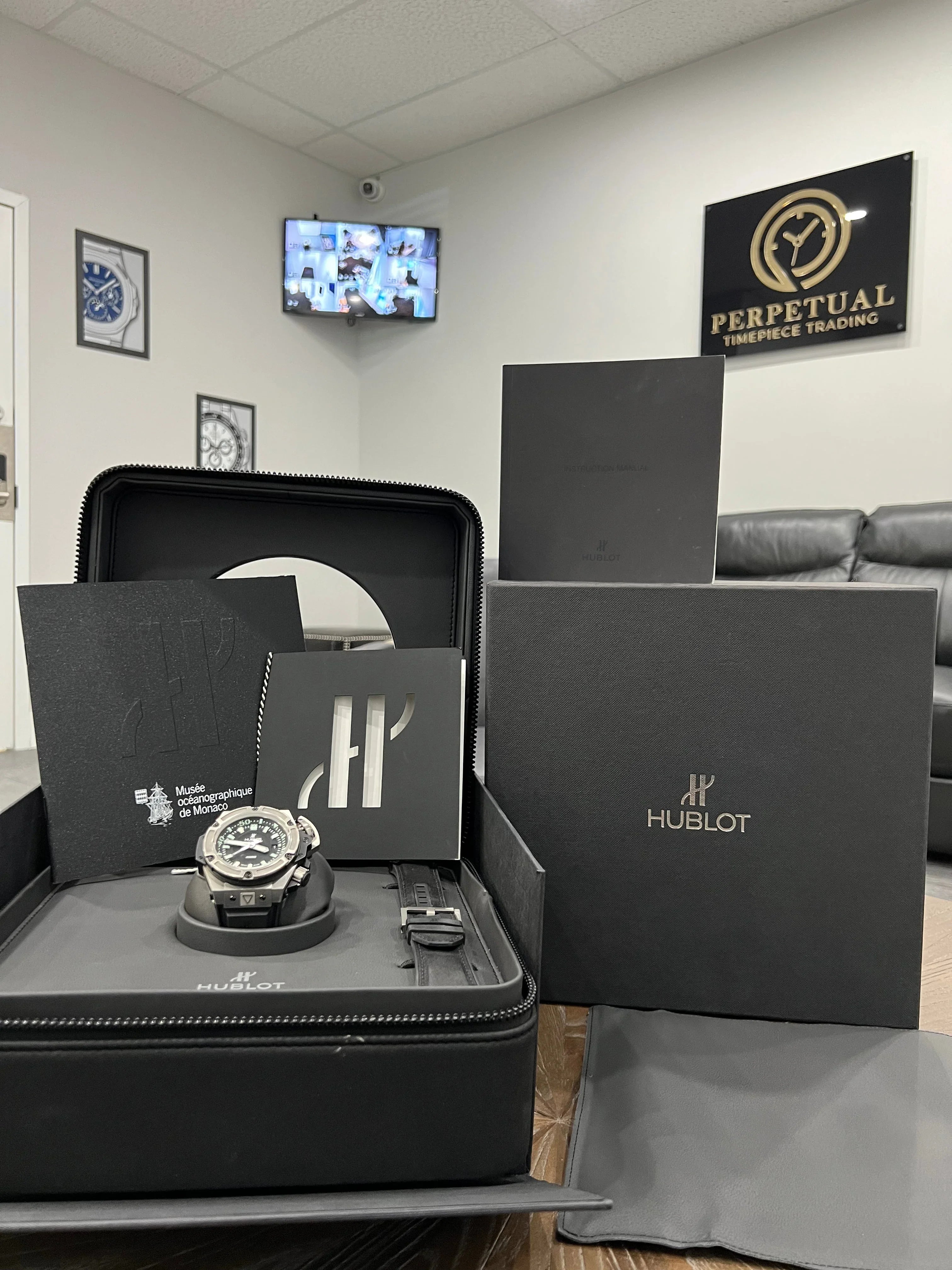 Hublot King Power Diver Oceanographic 731.NX.1190.RX titanium