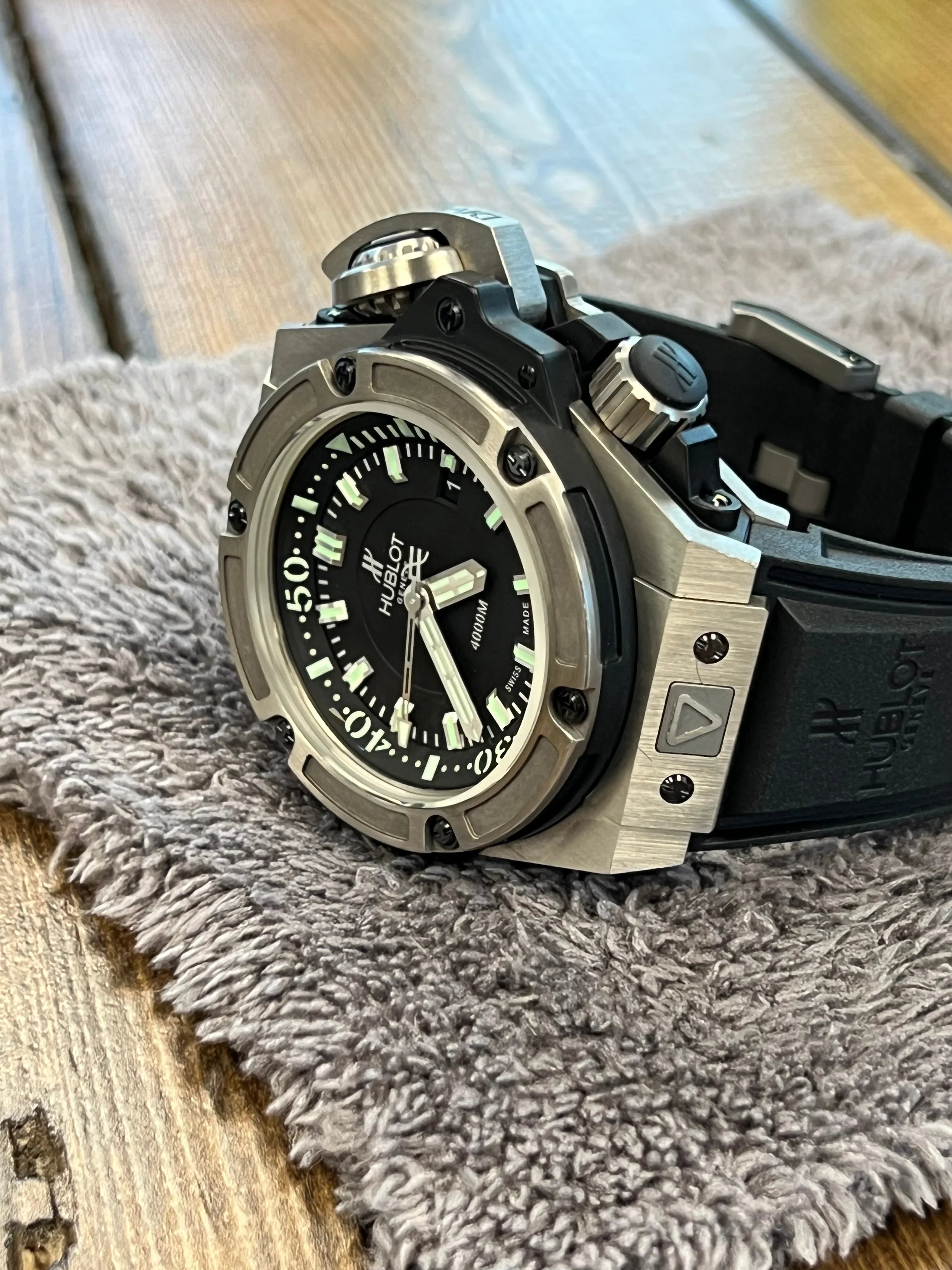 Hublot King Power Diver Oceanographic 731.NX.1190.RX titanium