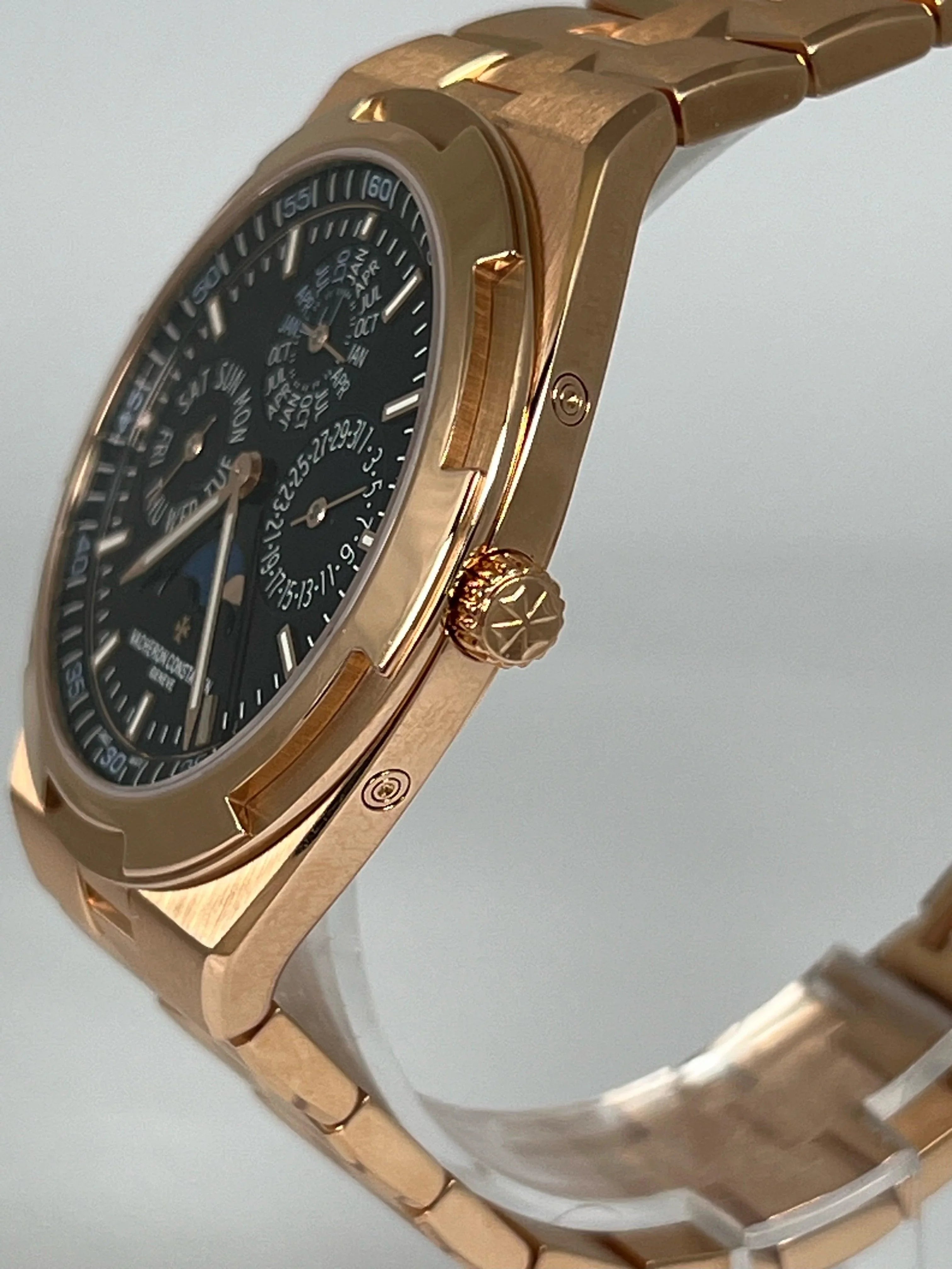 VACHERON CONSTANTIN PERPETUAL CALENDAR ULTRA-THIN 4300V/220R-B509