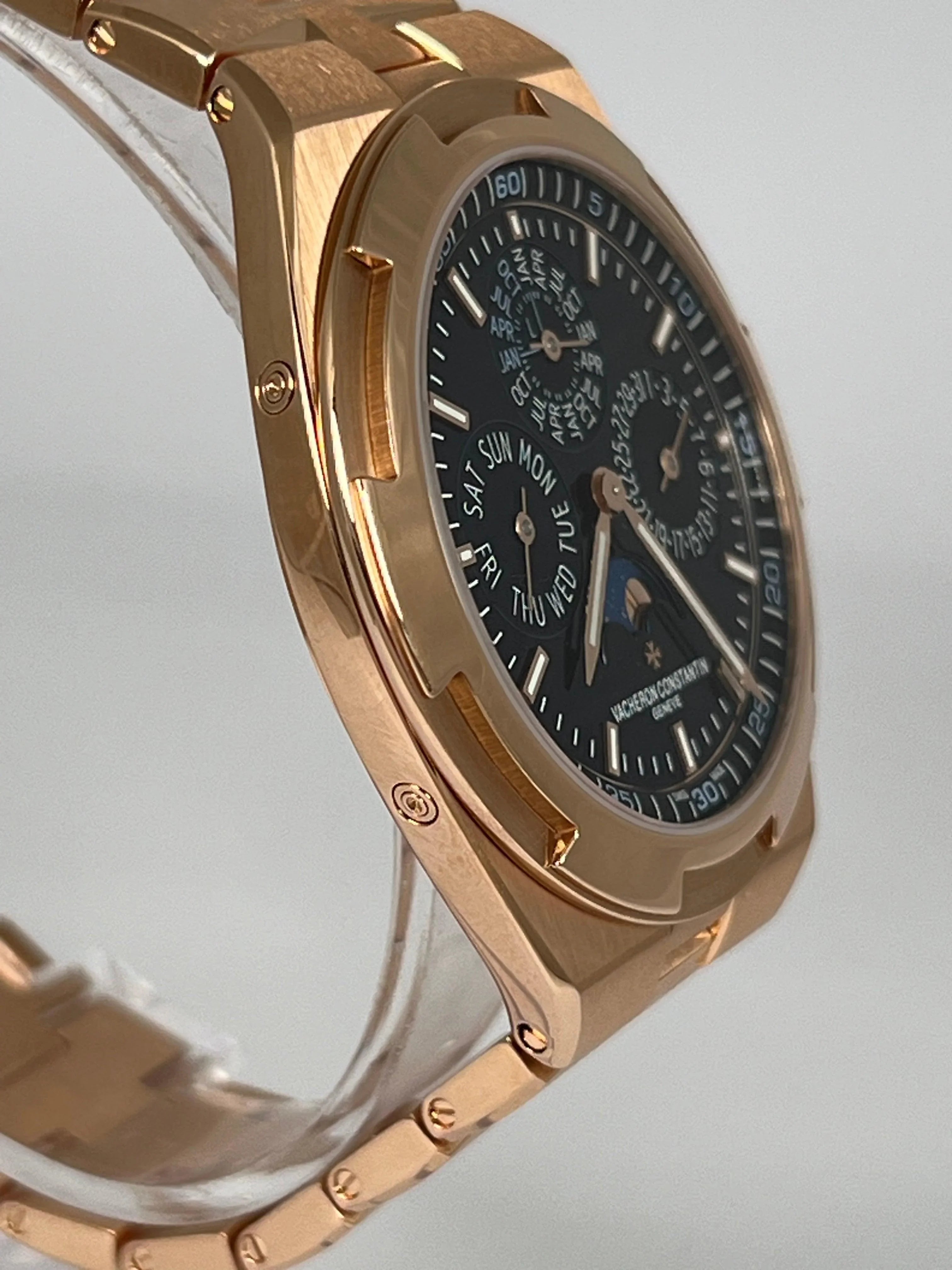 VACHERON CONSTANTIN PERPETUAL CALENDAR ULTRA-THIN 4300V/220R-B509