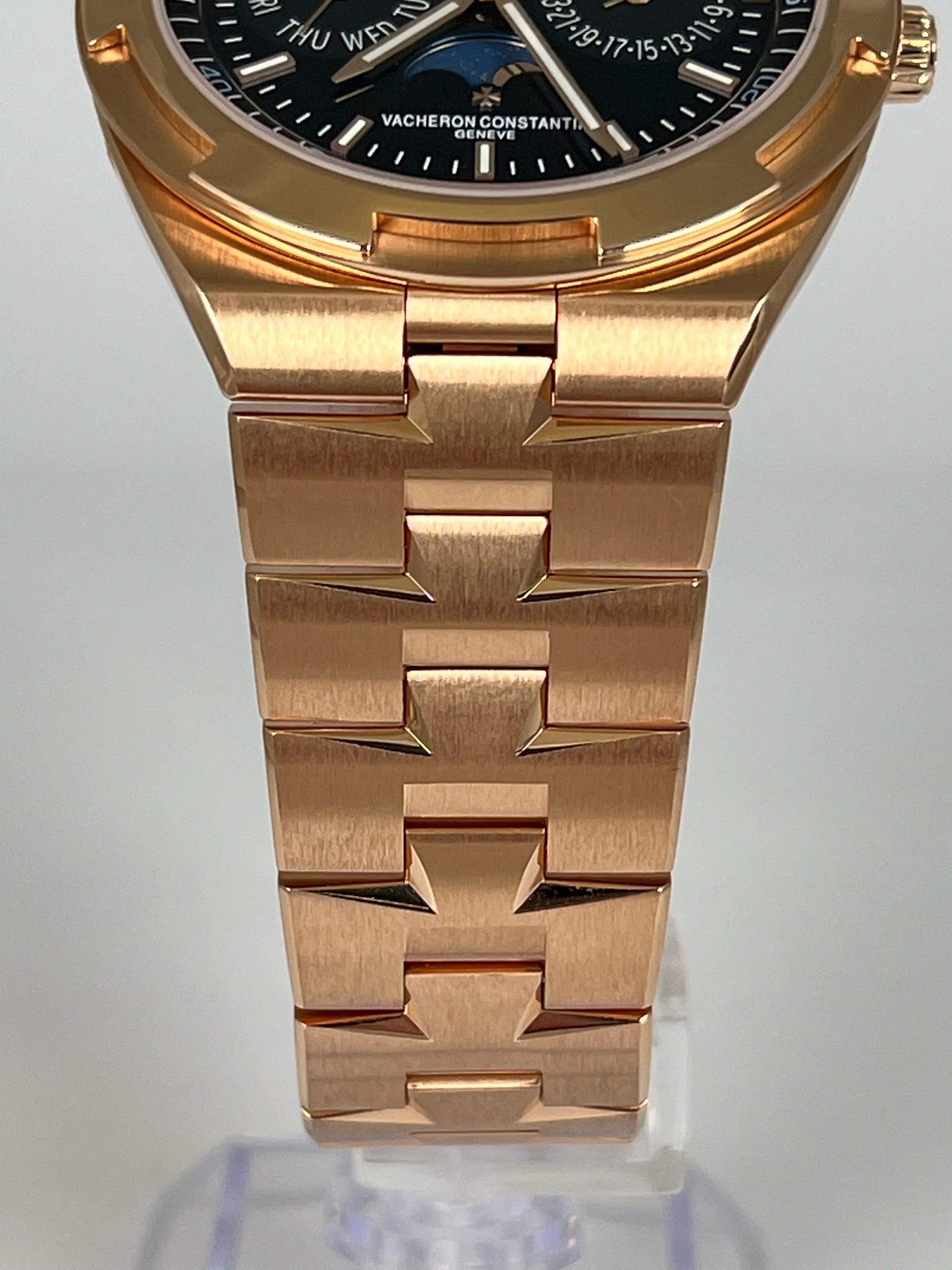 VACHERON CONSTANTIN PERPETUAL CALENDAR ULTRA-THIN 4300V/220R-B509