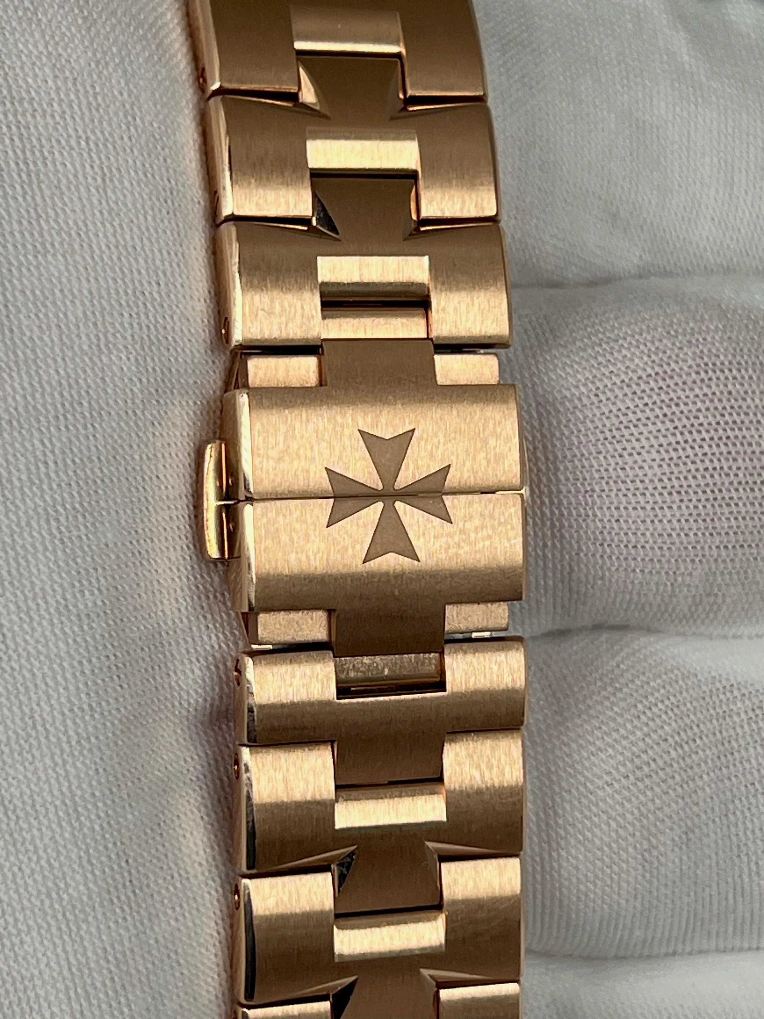 VACHERON CONSTANTIN PERPETUAL CALENDAR ULTRA-THIN 4300V/220R-B509