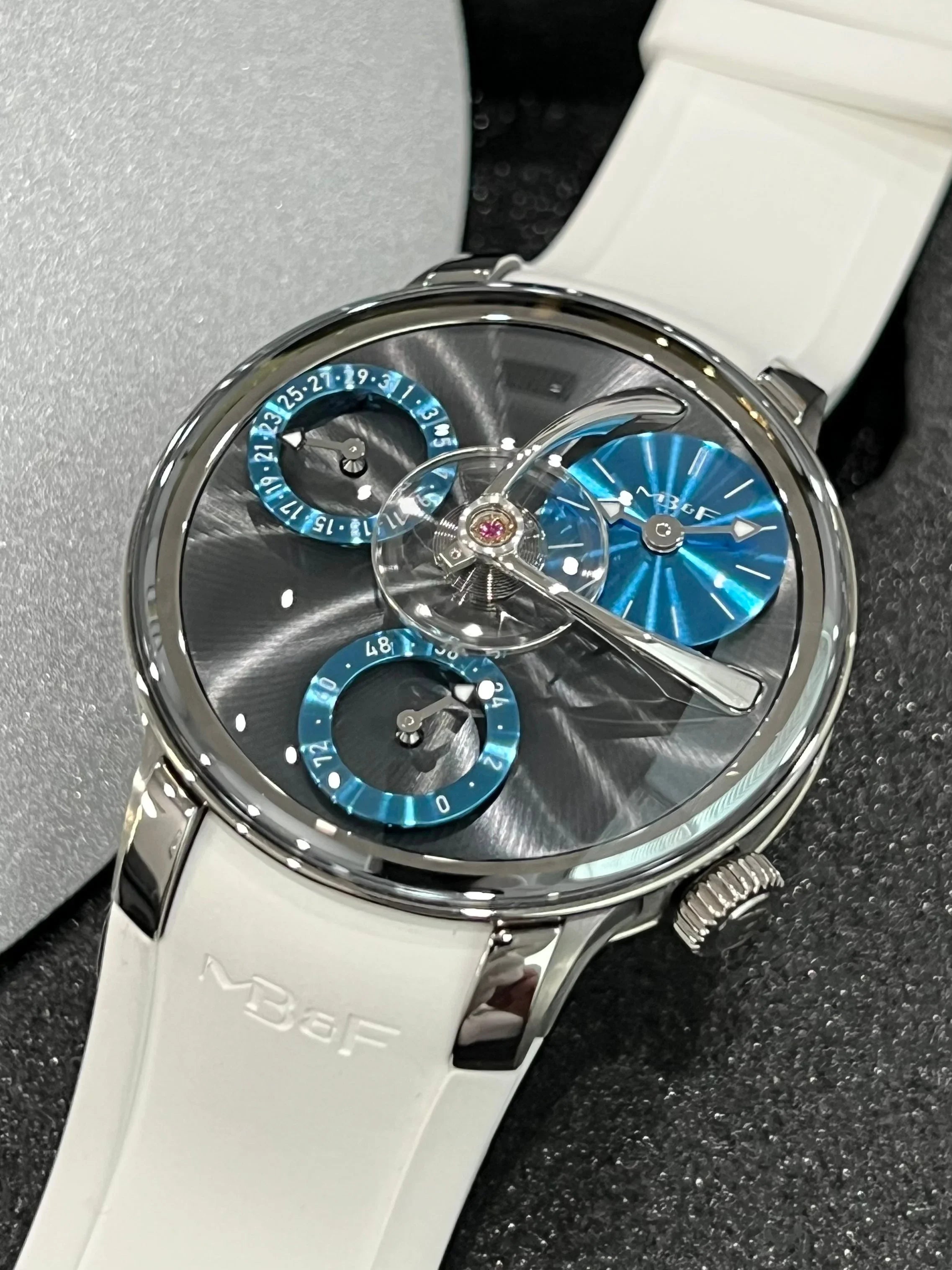 MB&F SPLIT ESCAPMENT EVO BEVERLY HILLS TITANIUM 04.TR.BLB 25 MADE