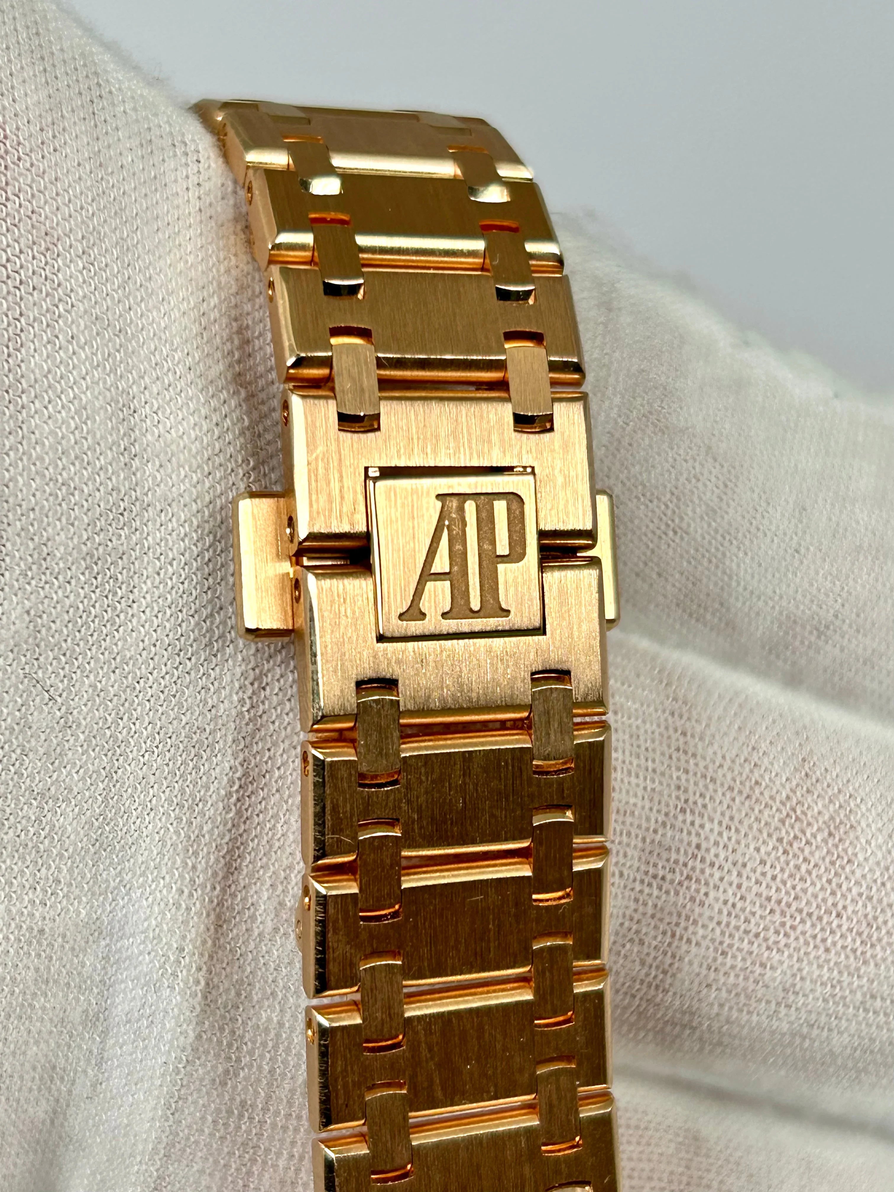 AUDEMARS PIGUET ROYAL OAK BLUE DIAL ROSE GOLD 15202OR