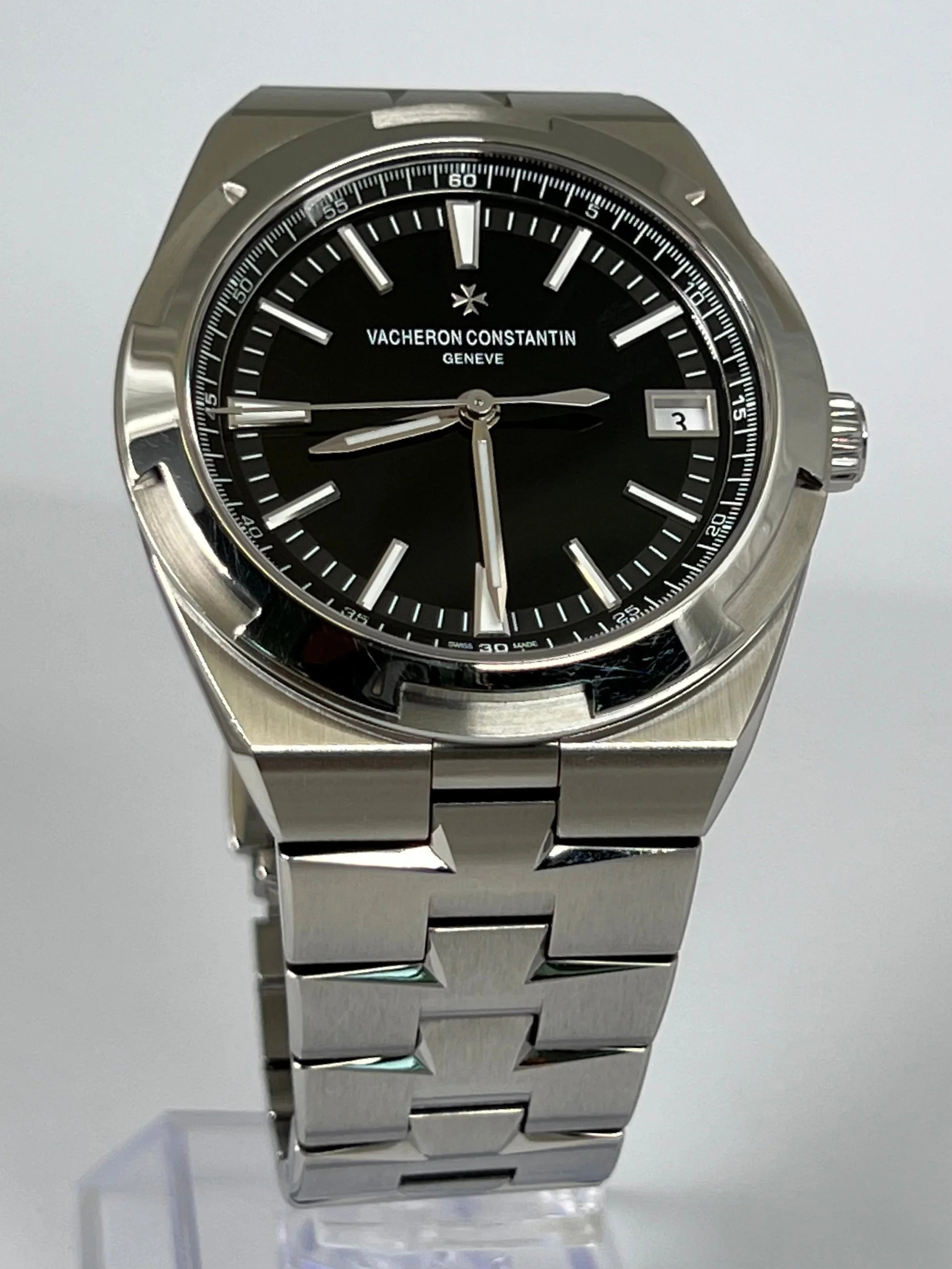 Vacheron Constantin Overseas Black Dial 4500V/110A-B483 41 MM STEEL
