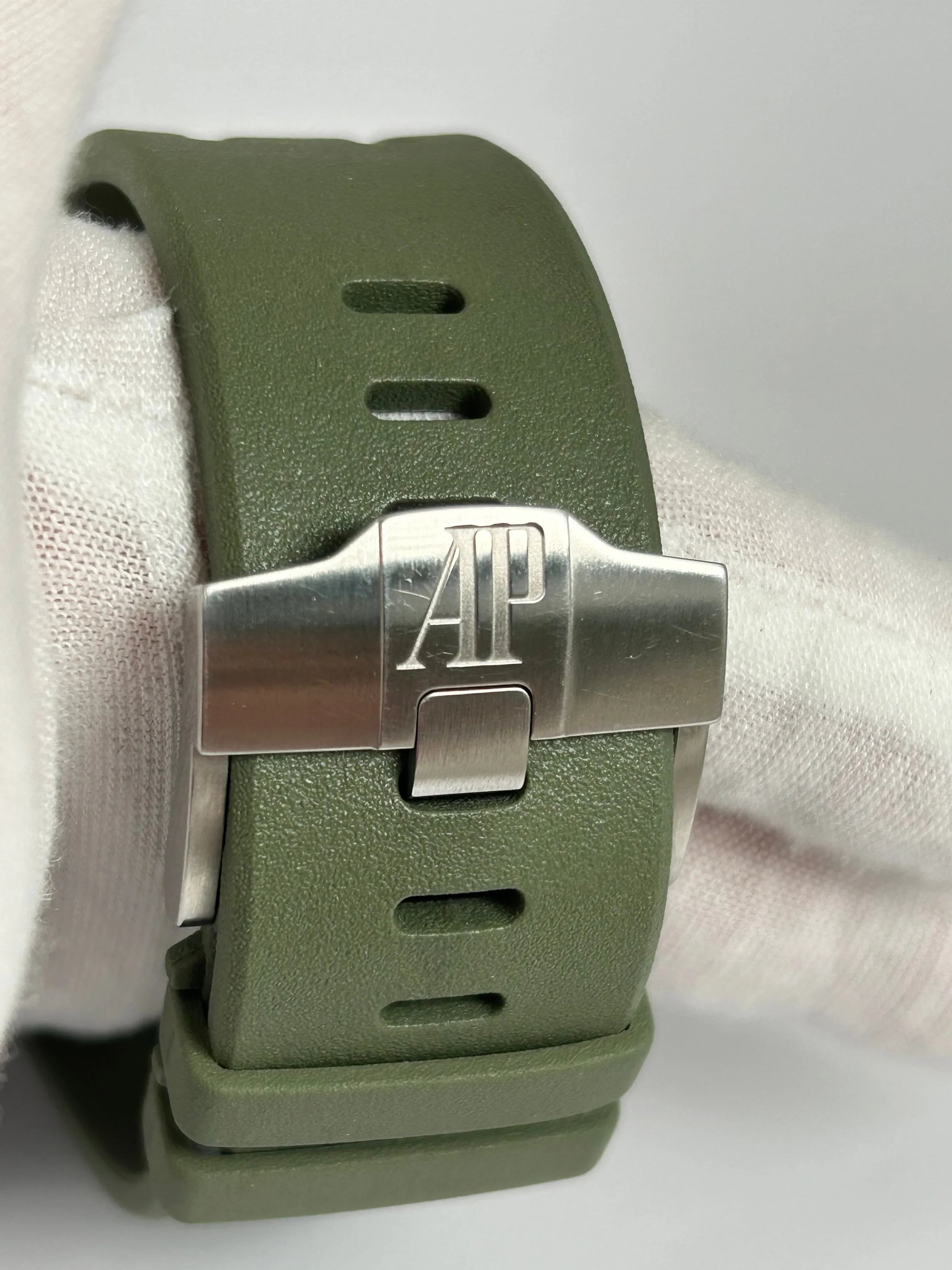 Audemars Piguet Royal Oak Offshore AP 26400 26400SO GREEN