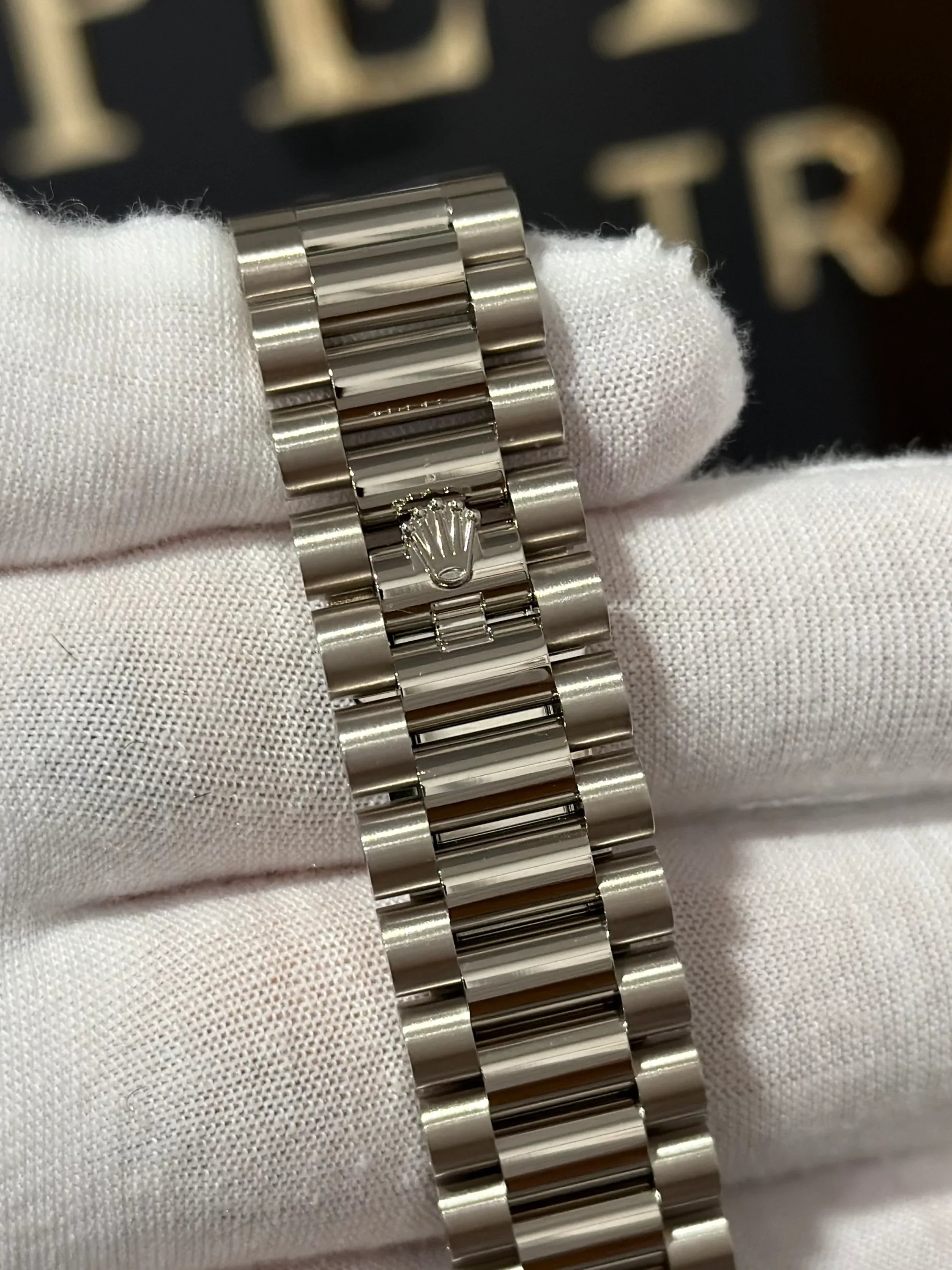 ROLEX DAY-DATE 40 BLUE OMBRE 228239