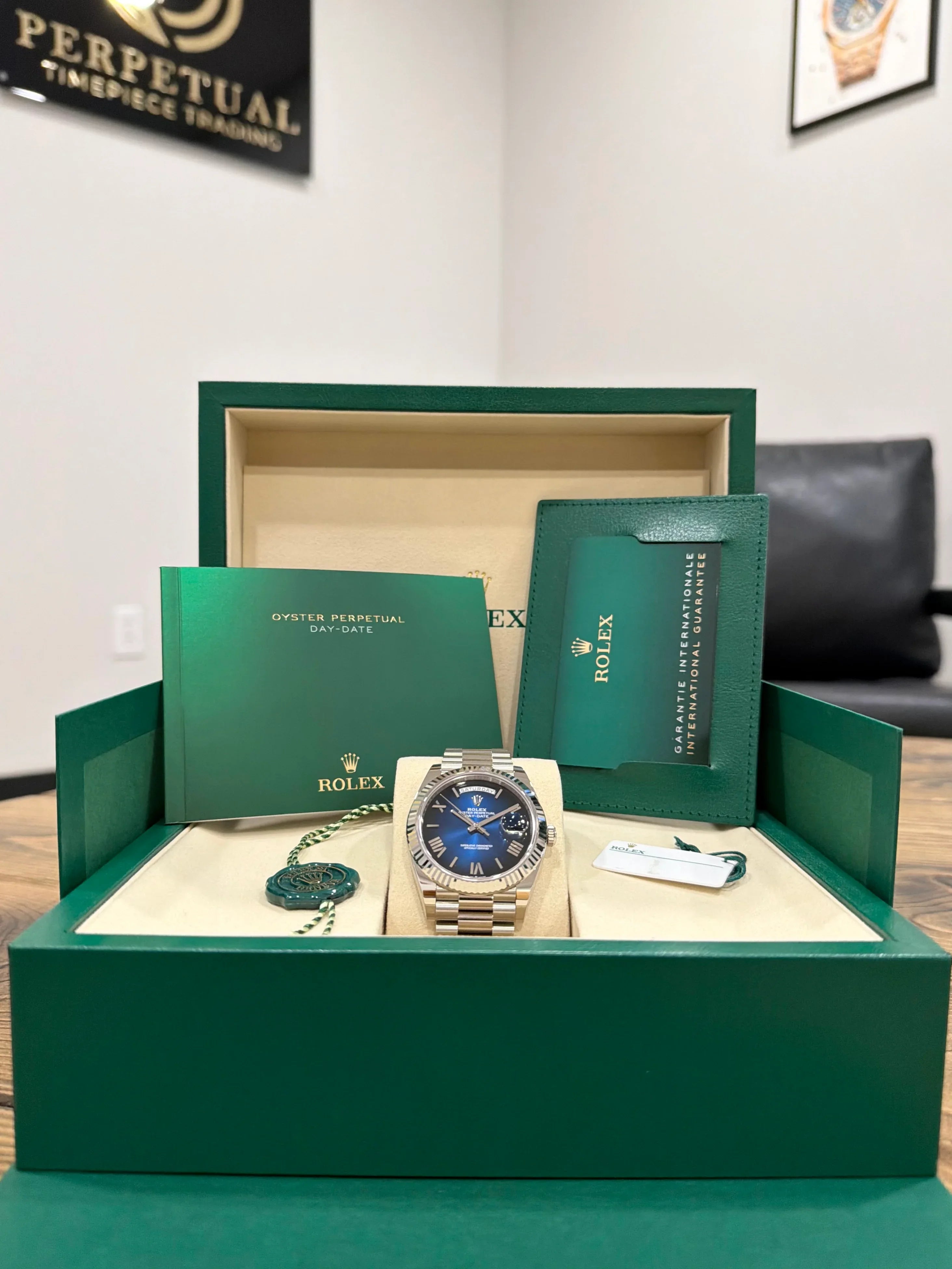 ROLEX DAY-DATE 40 BLUE OMBRE 228239