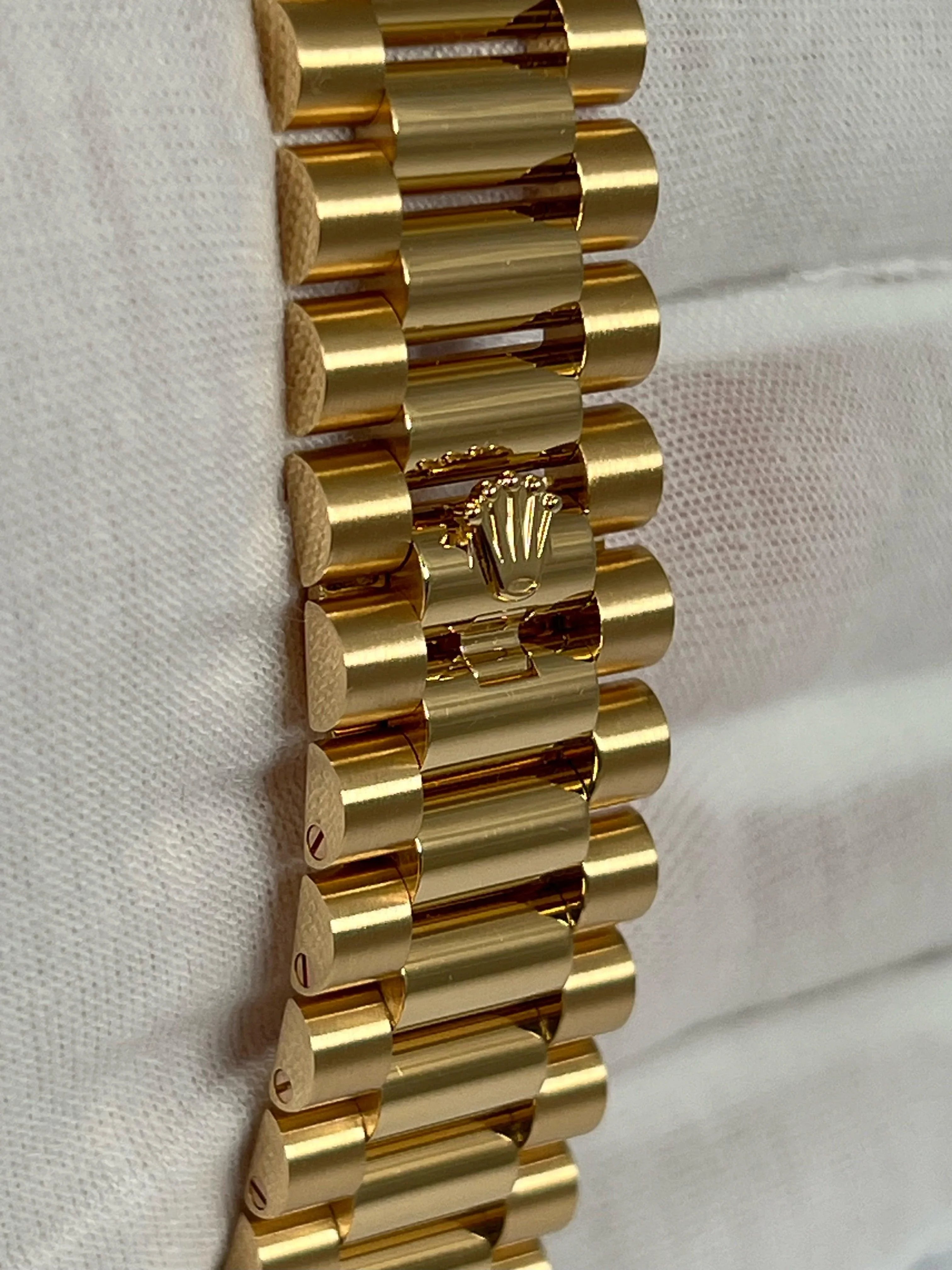 ROLEX DAY-DATE 40 BLACK DIAMOND BAGUETTE DIAL 228238