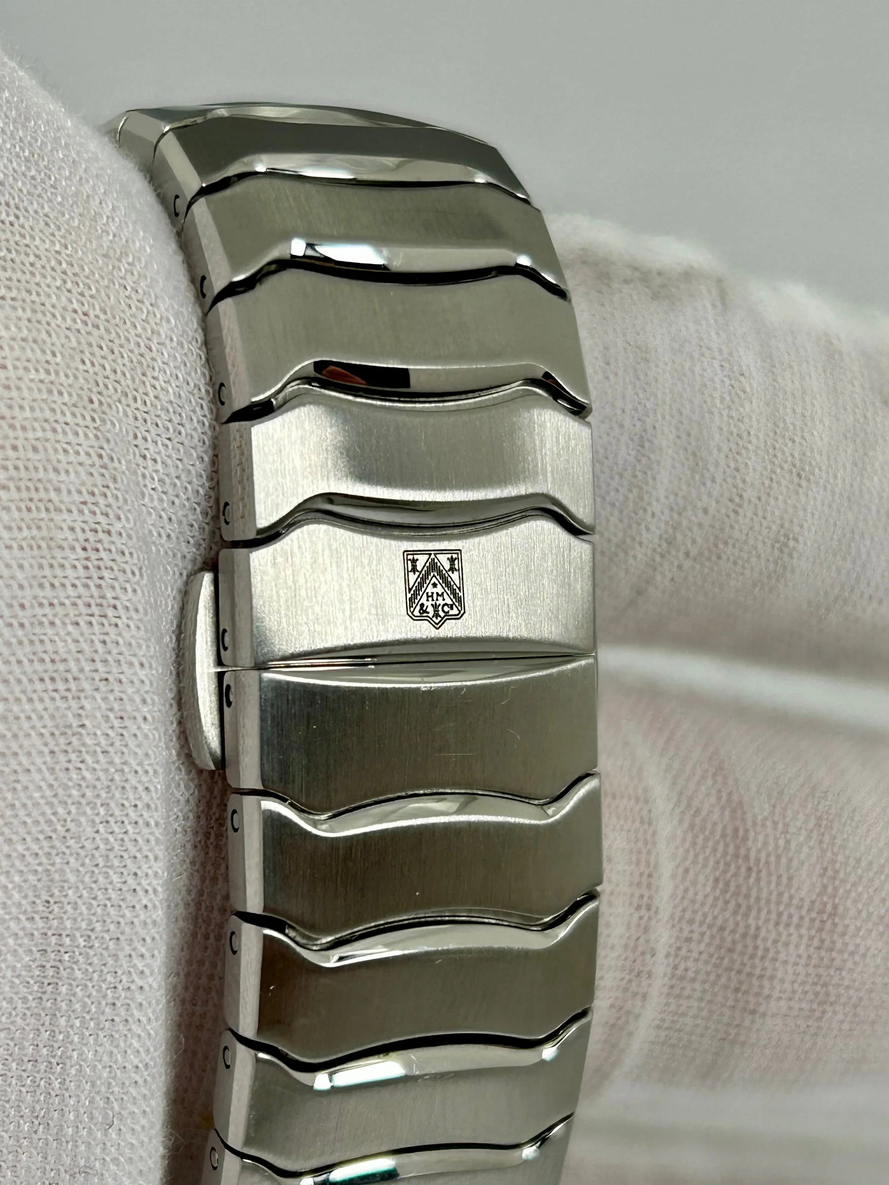 H. Moser & Cie Moser Streamliner Flyback Chrongraph 6902-1200  100 Made