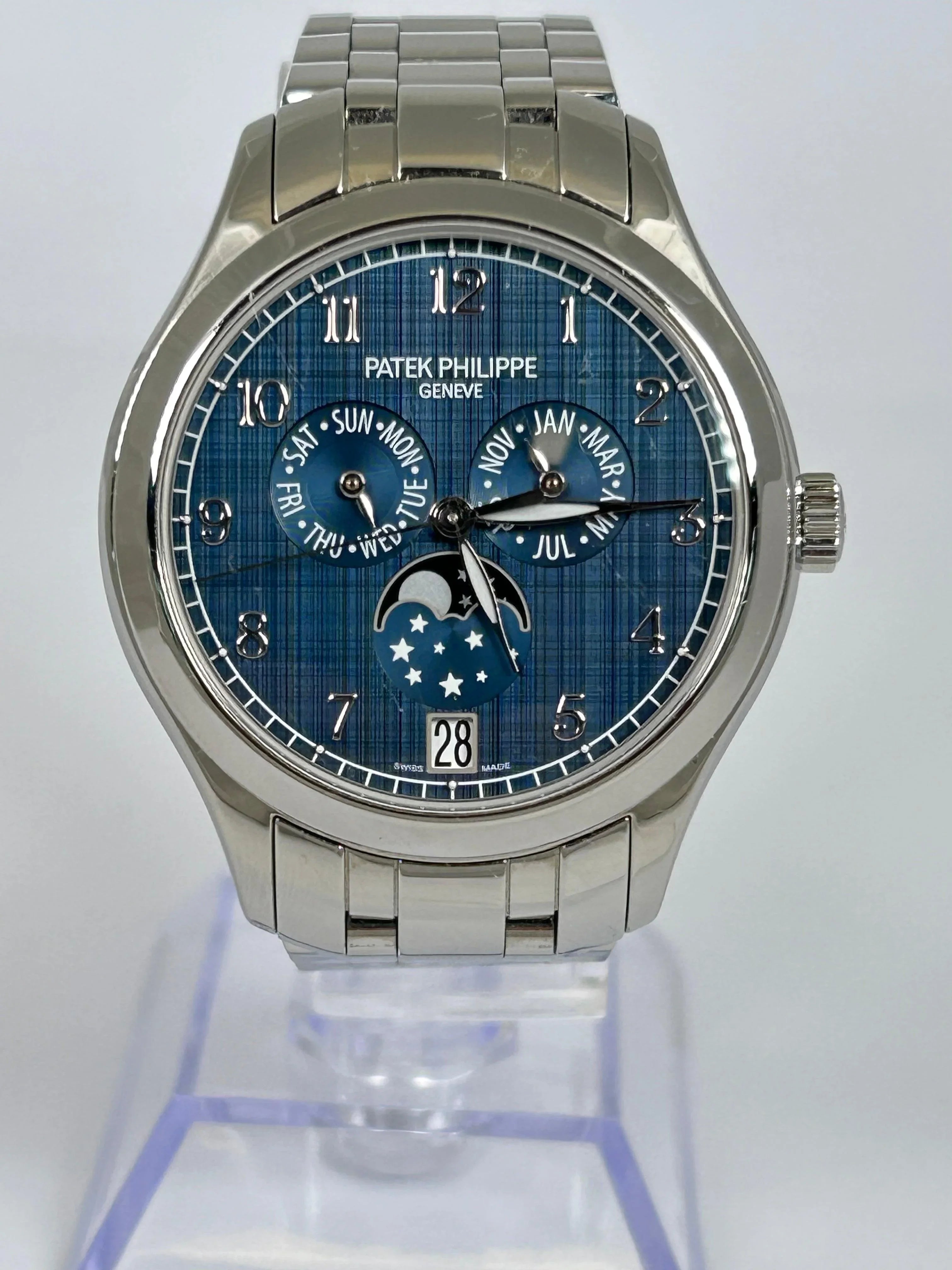PATEK PHILIPPE ANNUAL CALENDAR MOONPHASE 4947/1A