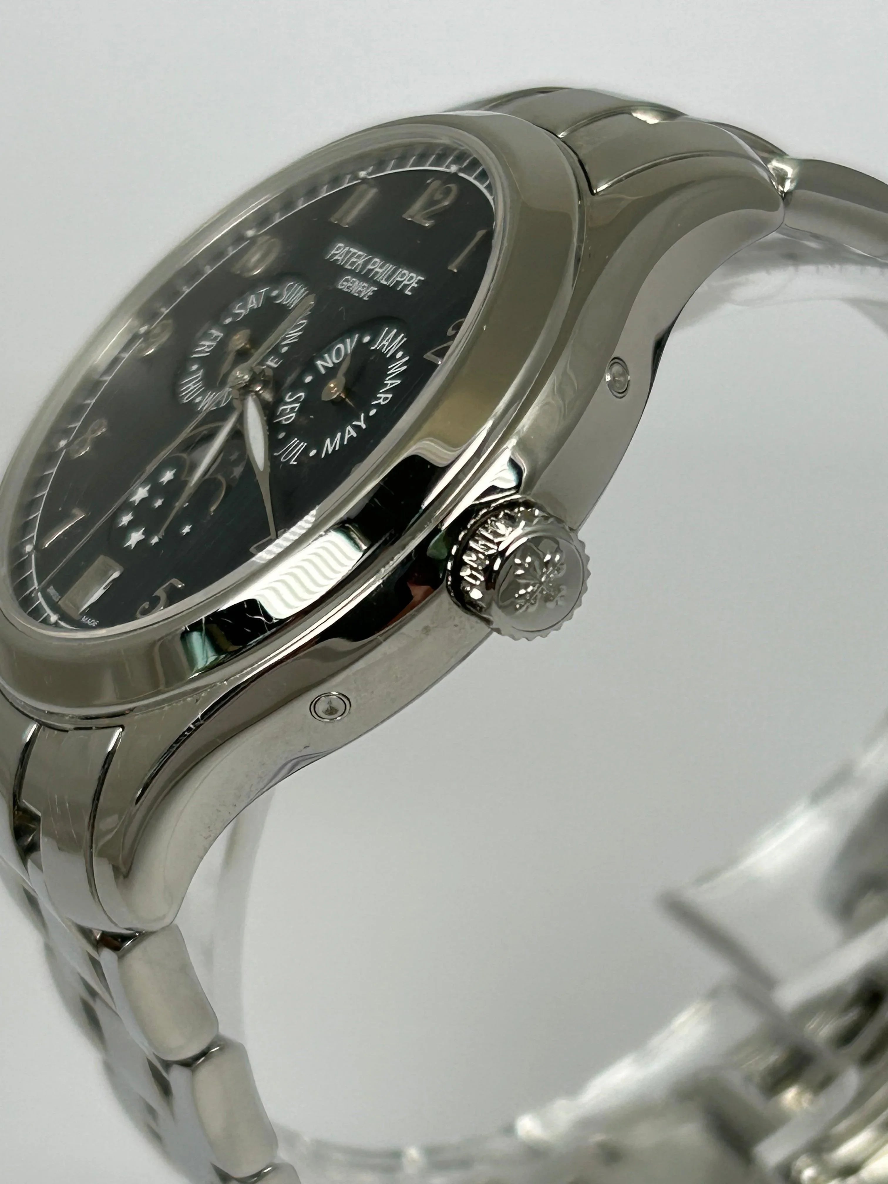 PATEK PHILIPPE ANNUAL CALENDAR MOONPHASE 4947/1A