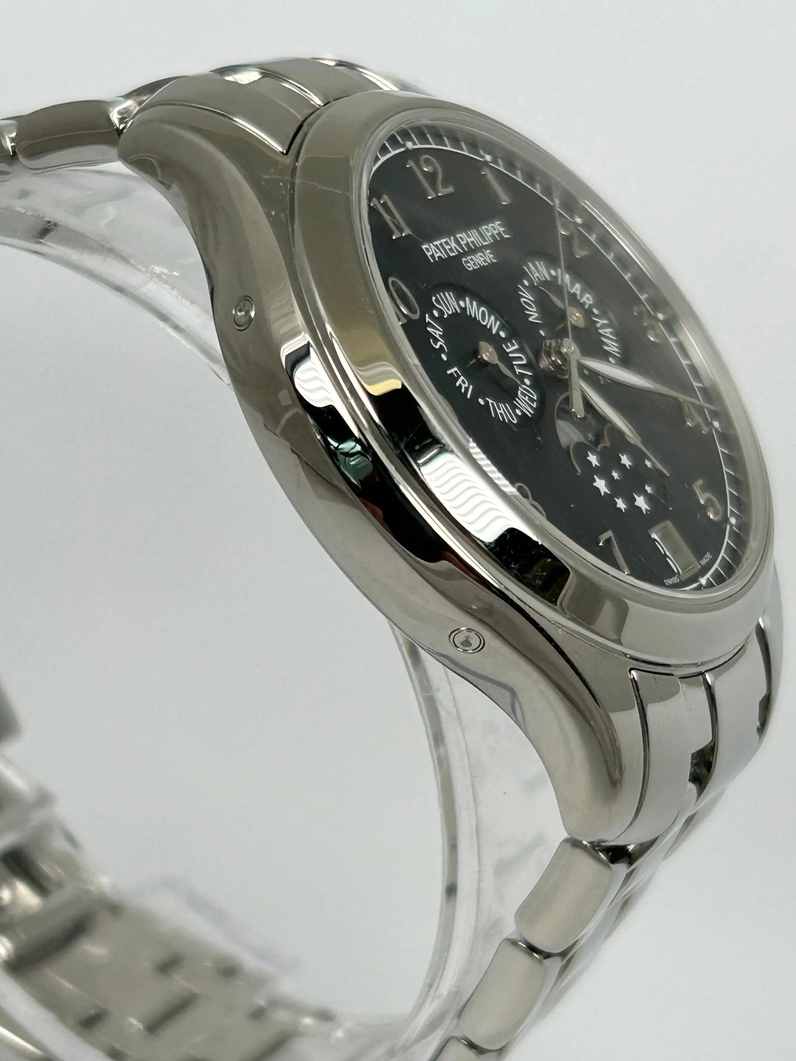 PATEK PHILIPPE ANNUAL CALENDAR MOONPHASE 4947/1A