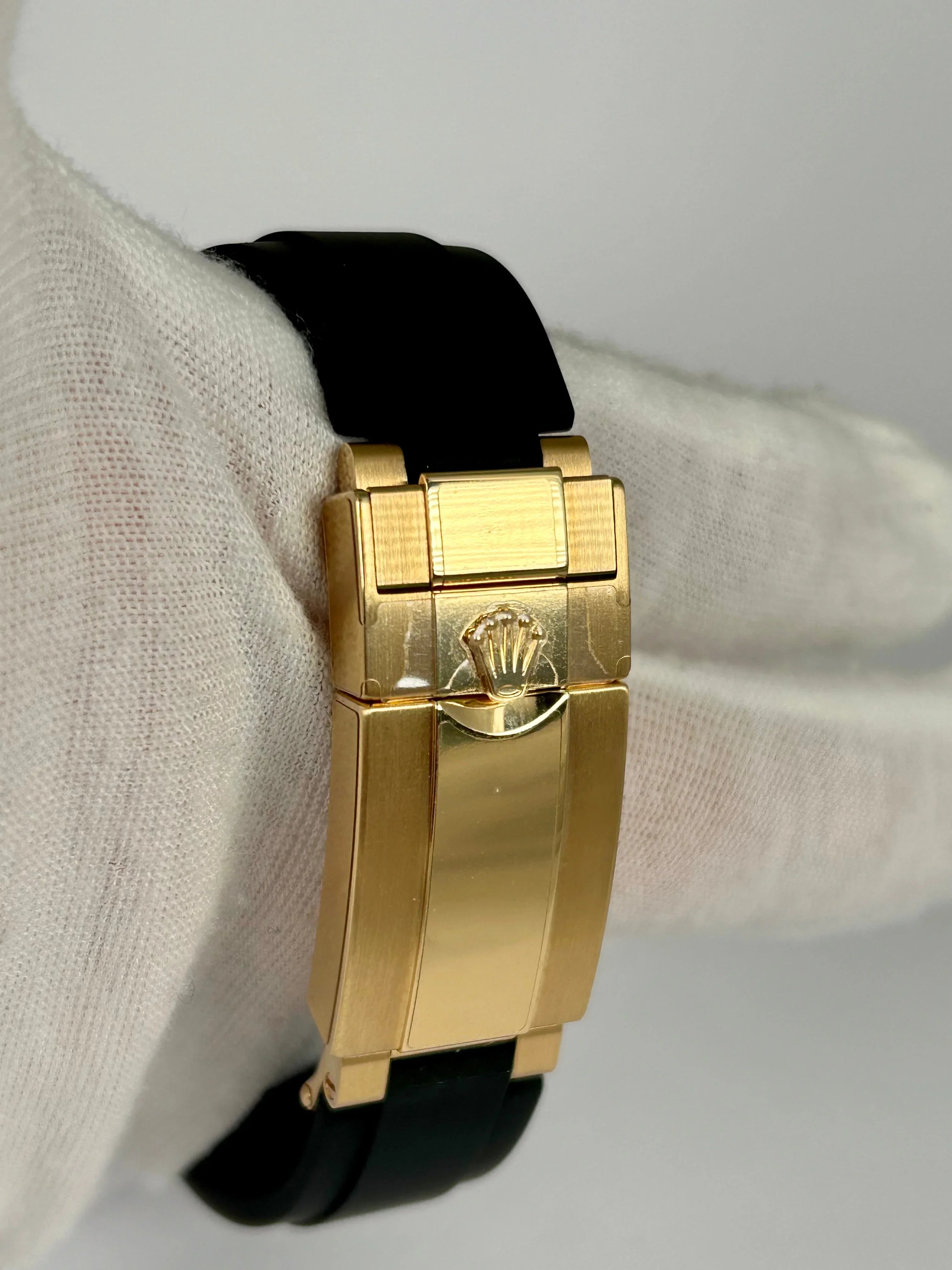 ROLEX DAYTONA BLACK DIAMOND SET DIAL 116518LN