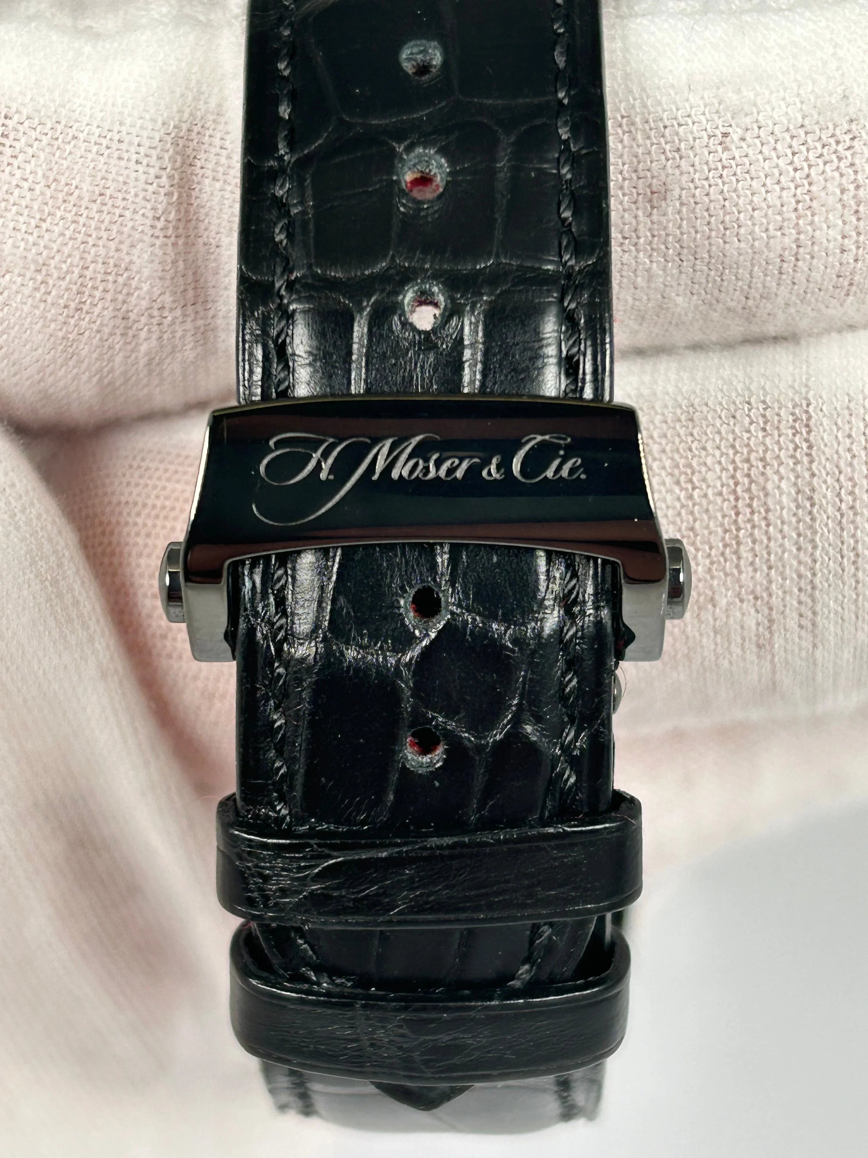 H. Moser & Cie. Endeavour Tourbillon Vantablack 1804-1206