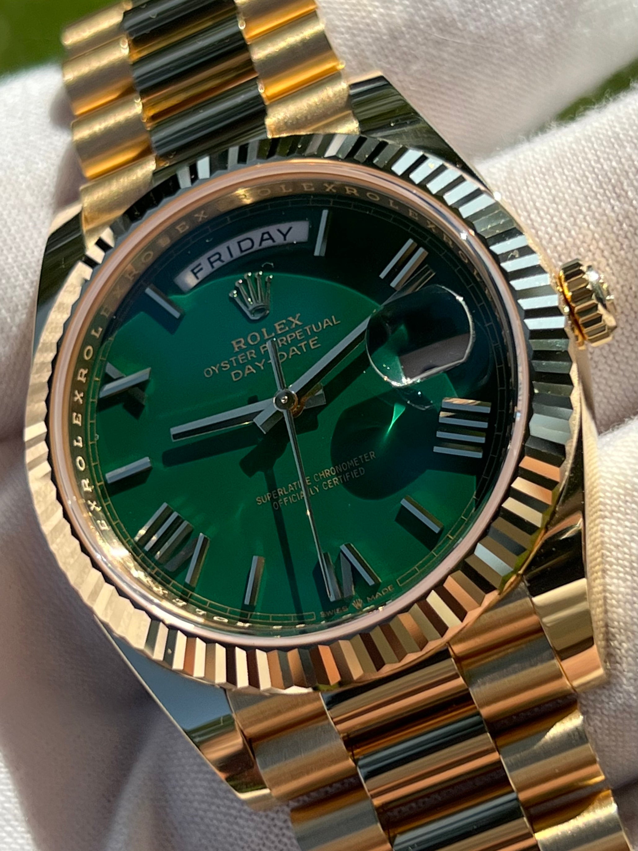 ROLEX DAY DATE 40MM YELLOW GOLD MONEY GREEN 228238