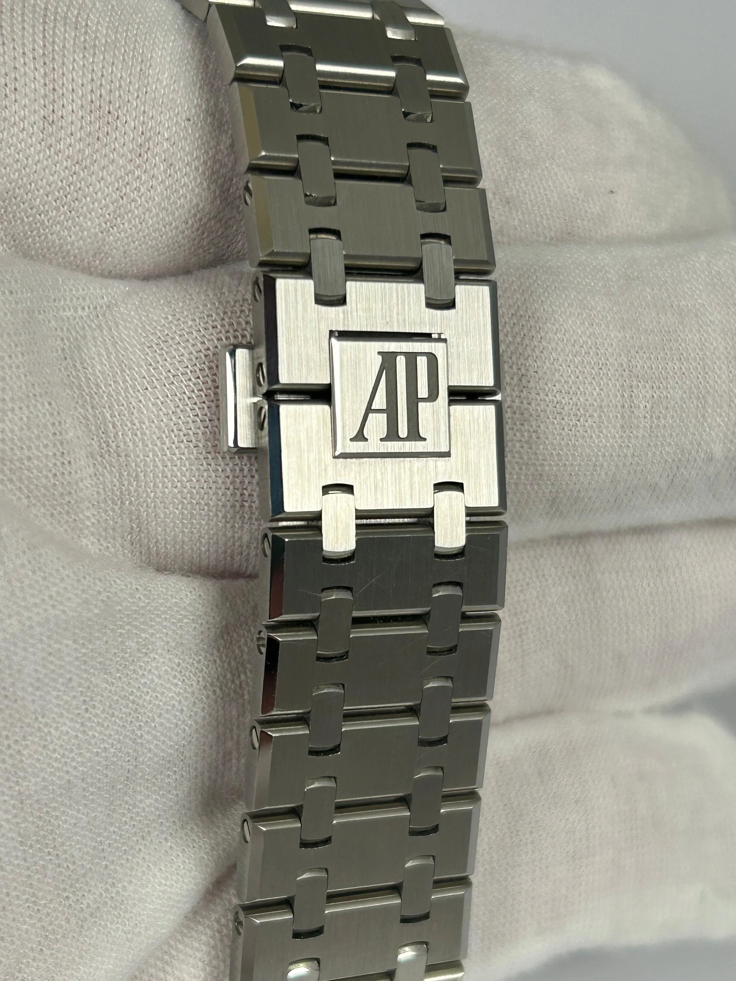 AUDEMARS PIGUET 50TH ANNIVERSARY ROYAL OAK CHRONO BLUE 26240ST