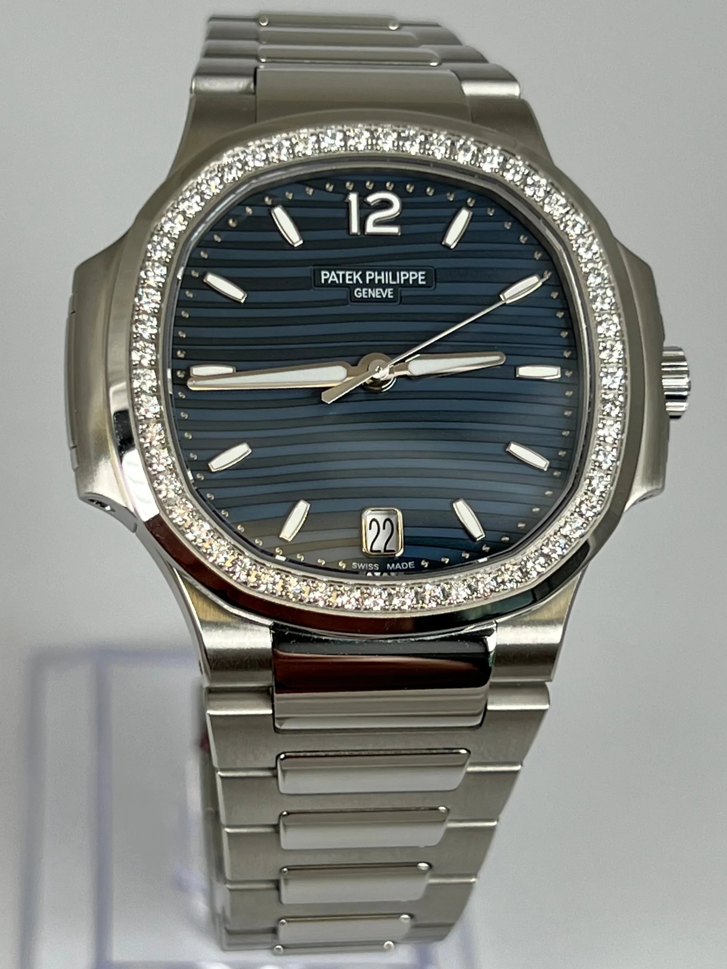 PATEK PHILIPPE NAUTILUS BLUE LADIES DIAMOND BEZEL 7118/1200A-001