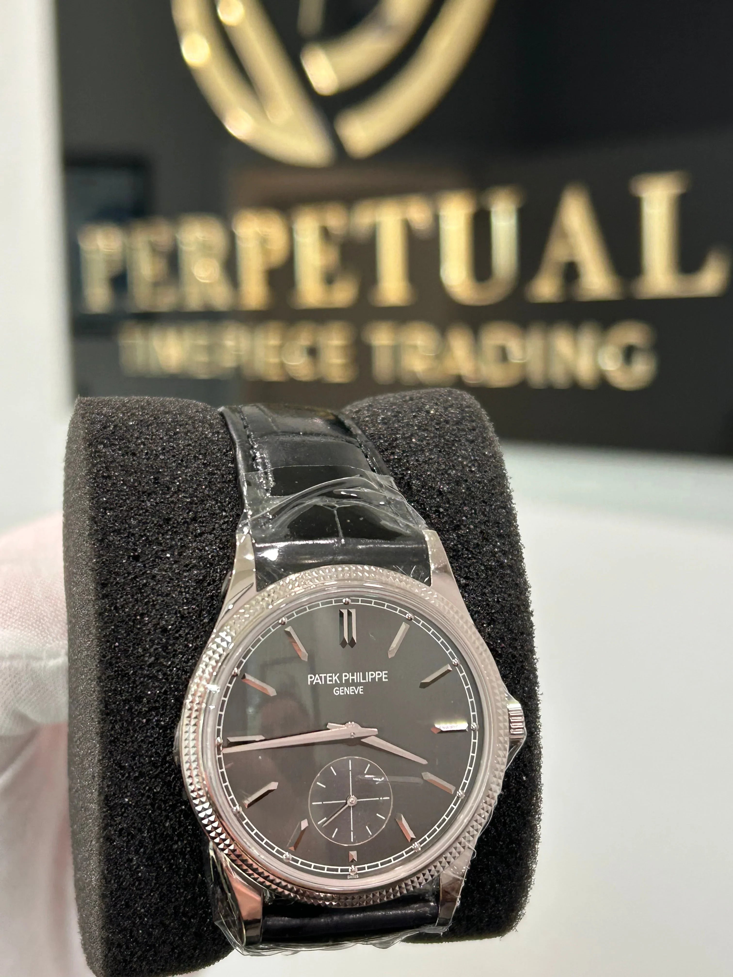 NEW 2022 Patek Philippe Calatrava Clous De Paris 6119g