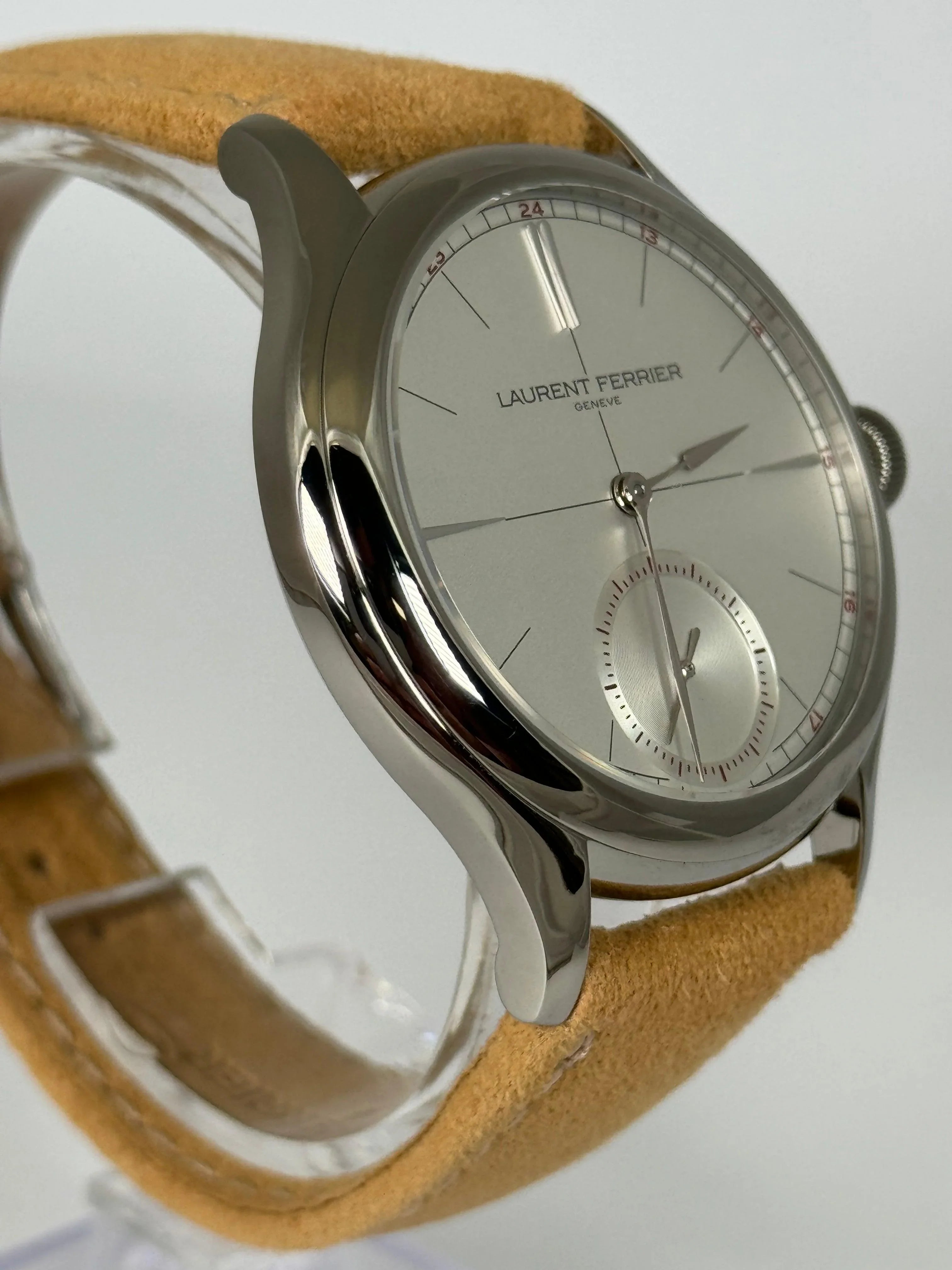 LAURENT FERRIER CLASSIC ORIGIN 40MM WHITE TITANIUM LCF036.T1.G1G