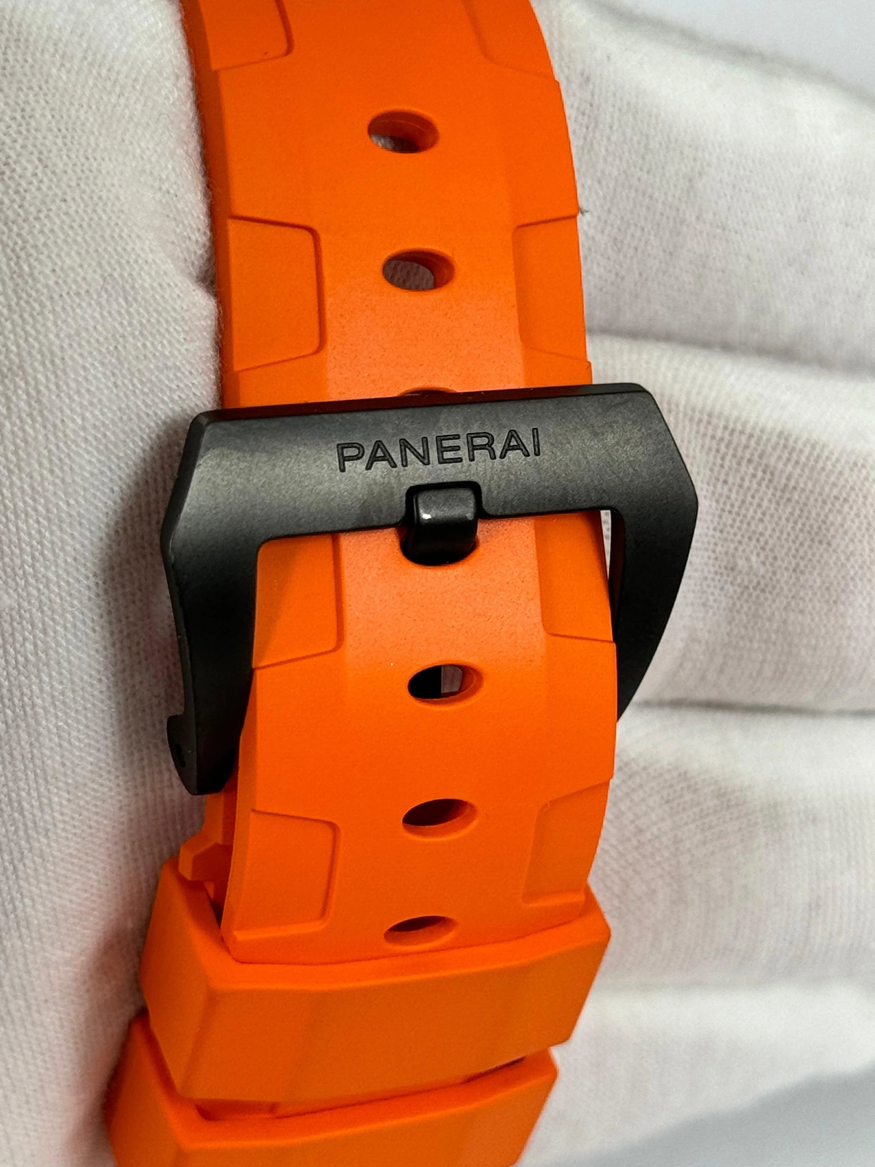 PANERAI SUBMERSIBLE CARBON 47MM PAM00979