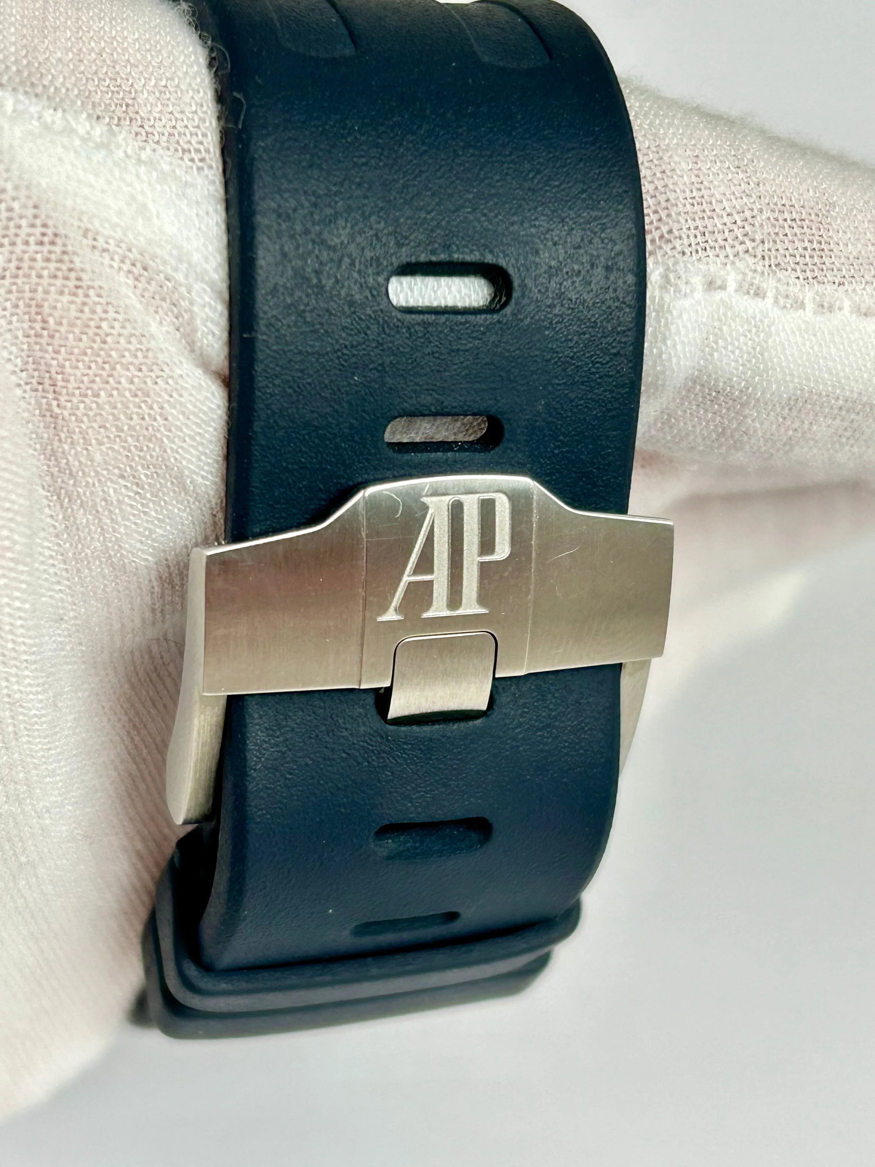 Audemars Piguet AP Royal Oak Offshore Diver 15710ST