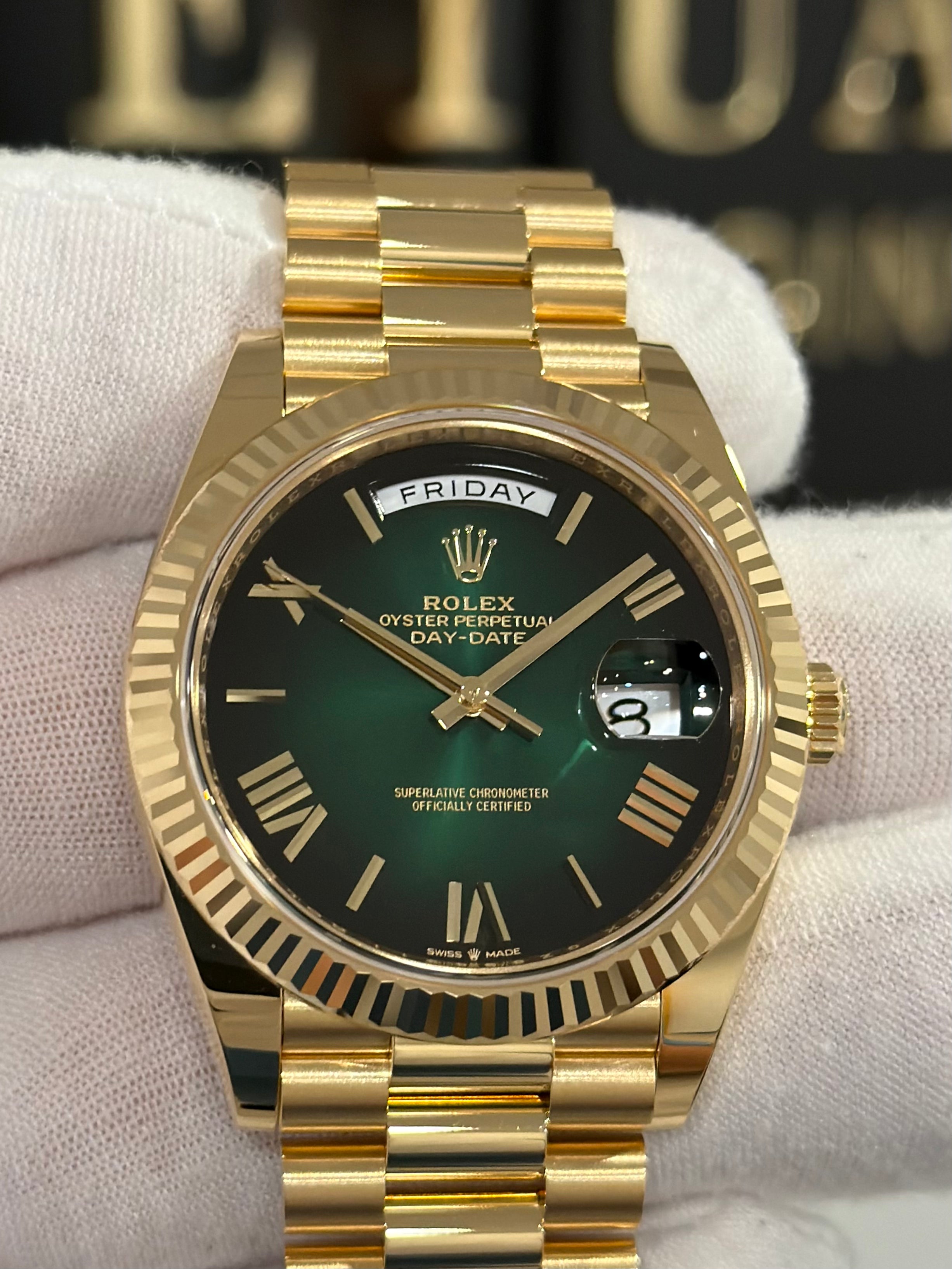ROLEX DAY-DATE 40 GREEN OMBRE 228238