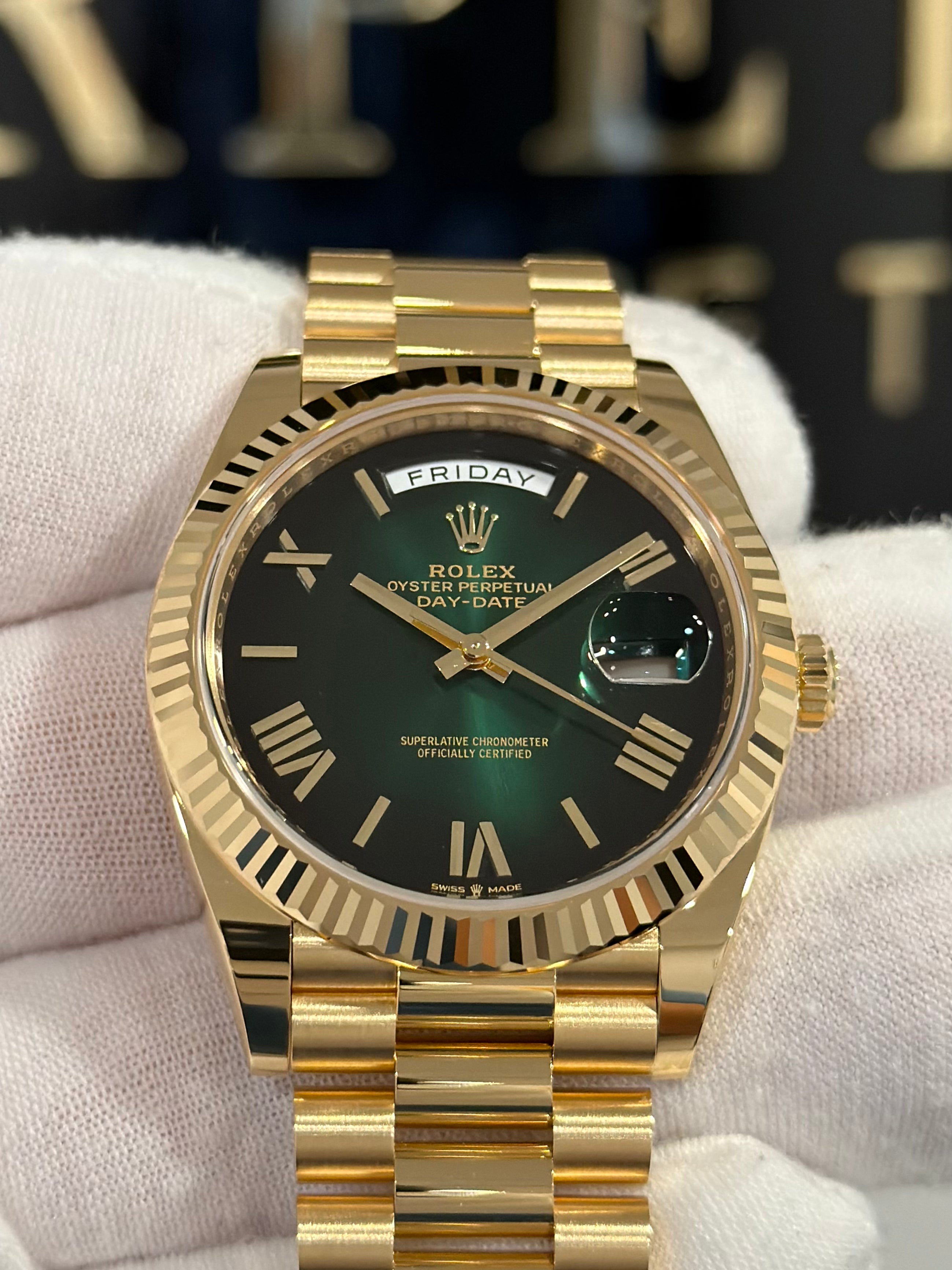 ROLEX DAY-DATE 40 GREEN OMBRE 228238