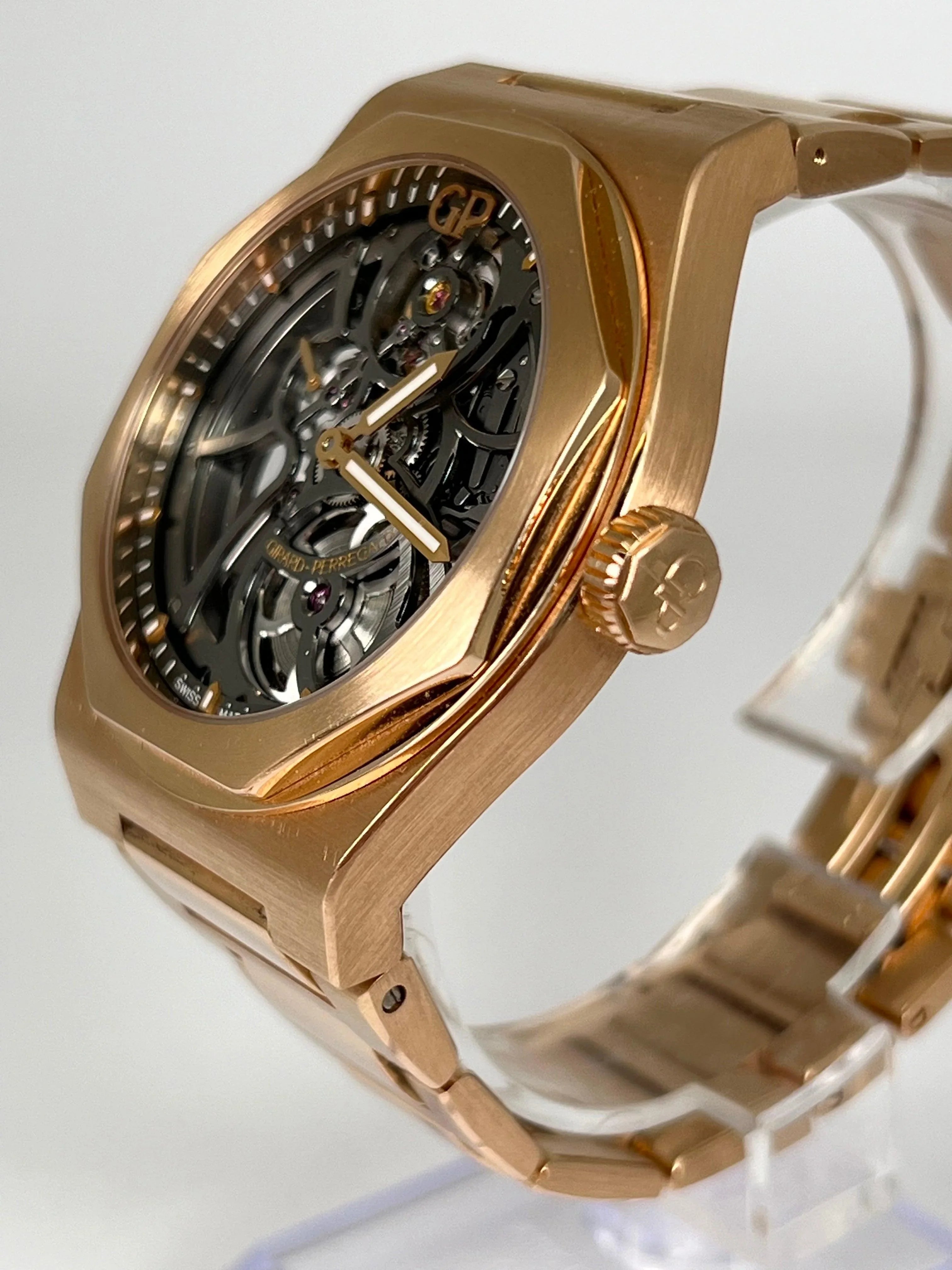 GIRARD PERREGAUX LAUREATO SKELETON 42MM ROSE GOLD 81015-52-002-52A