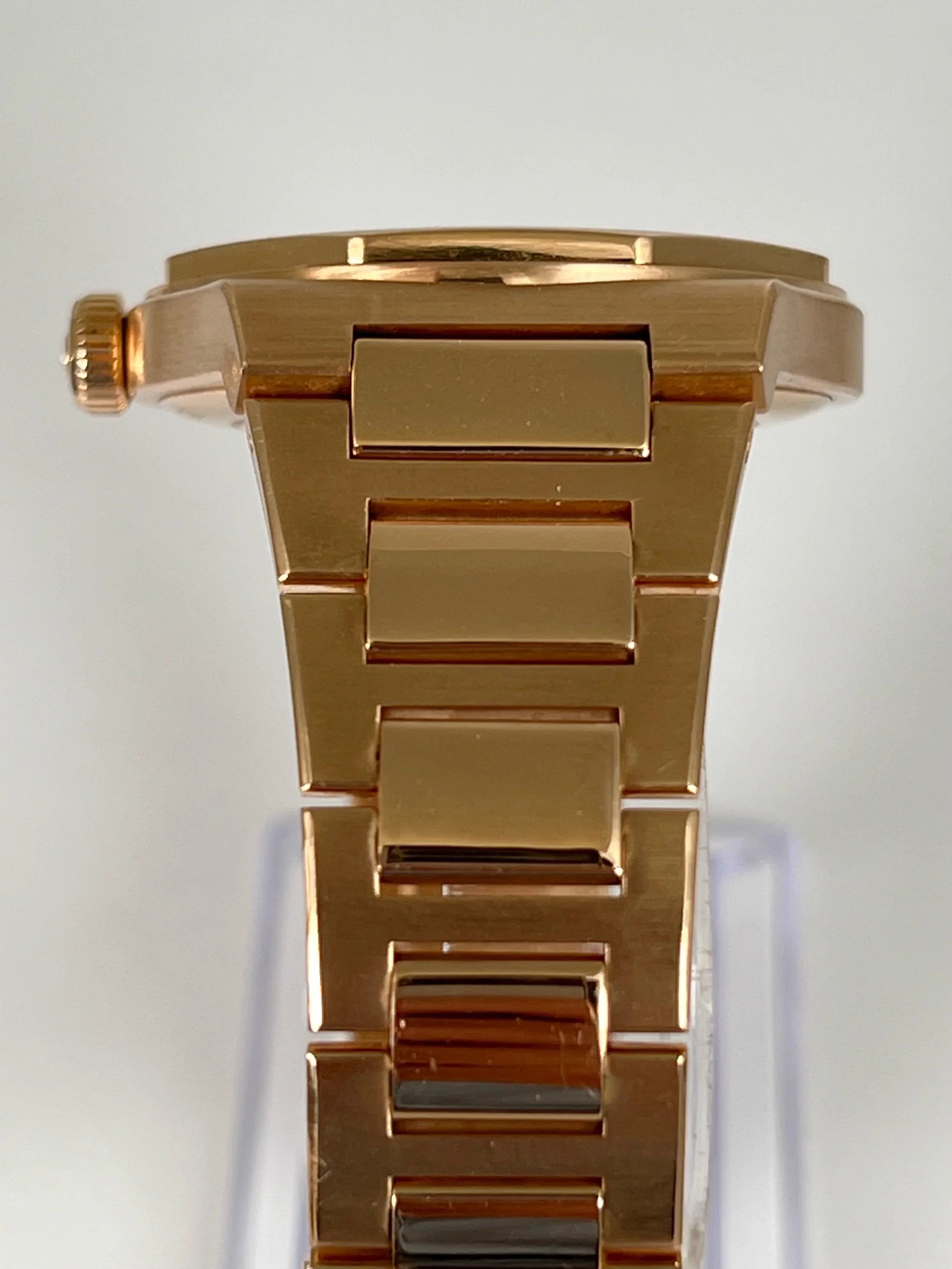 GIRARD PERREGAUX LAUREATO SKELETON 42MM ROSE GOLD 81015-52-002-52A