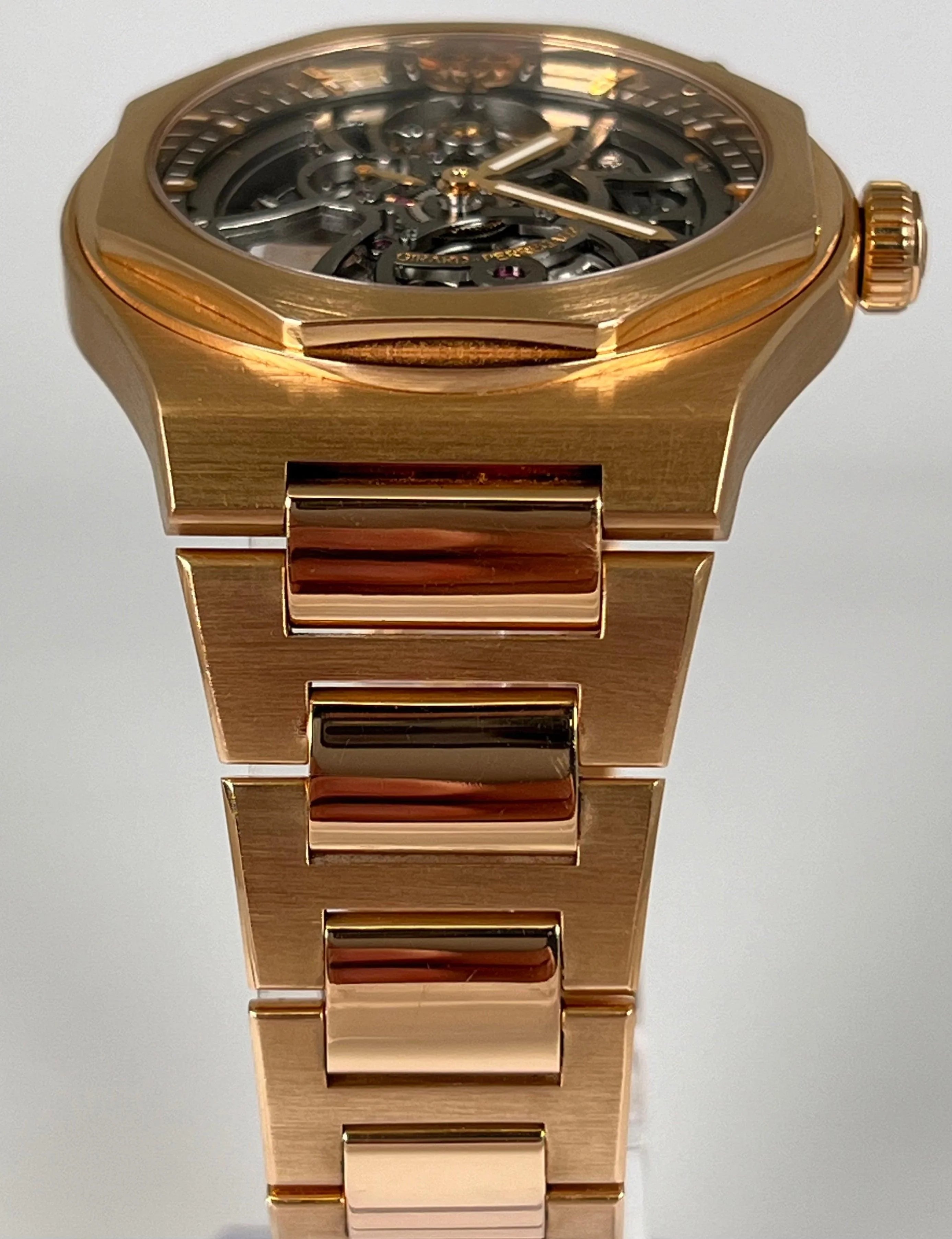 GIRARD PERREGAUX LAUREATO SKELETON 42MM ROSE GOLD 81015-52-002-52A