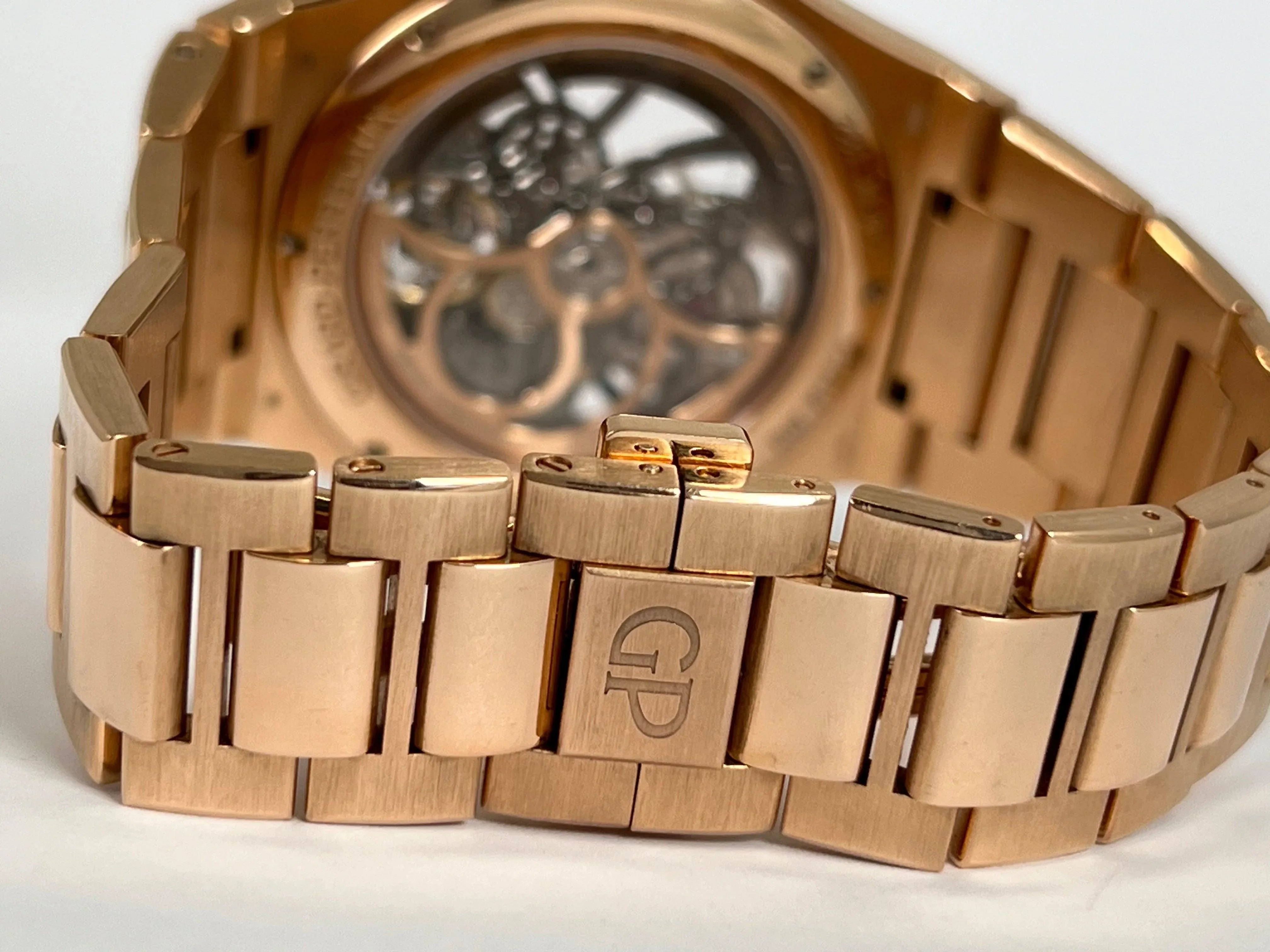 GIRARD PERREGAUX LAUREATO SKELETON 42MM ROSE GOLD 81015-52-002-52A