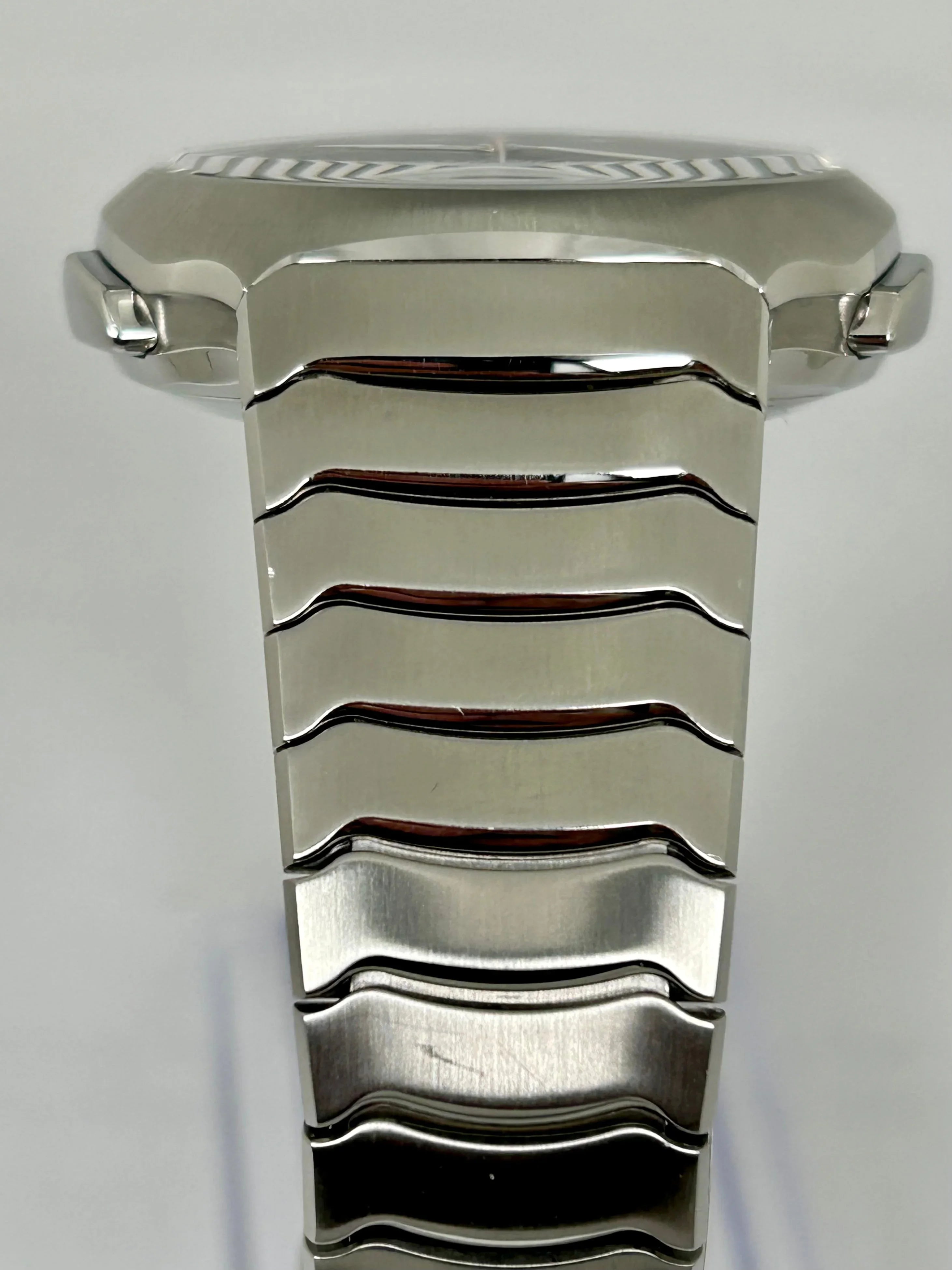 H. Moser & Cie Moser Streamliner Flyback Chrongraph 6902-1200  100 Made