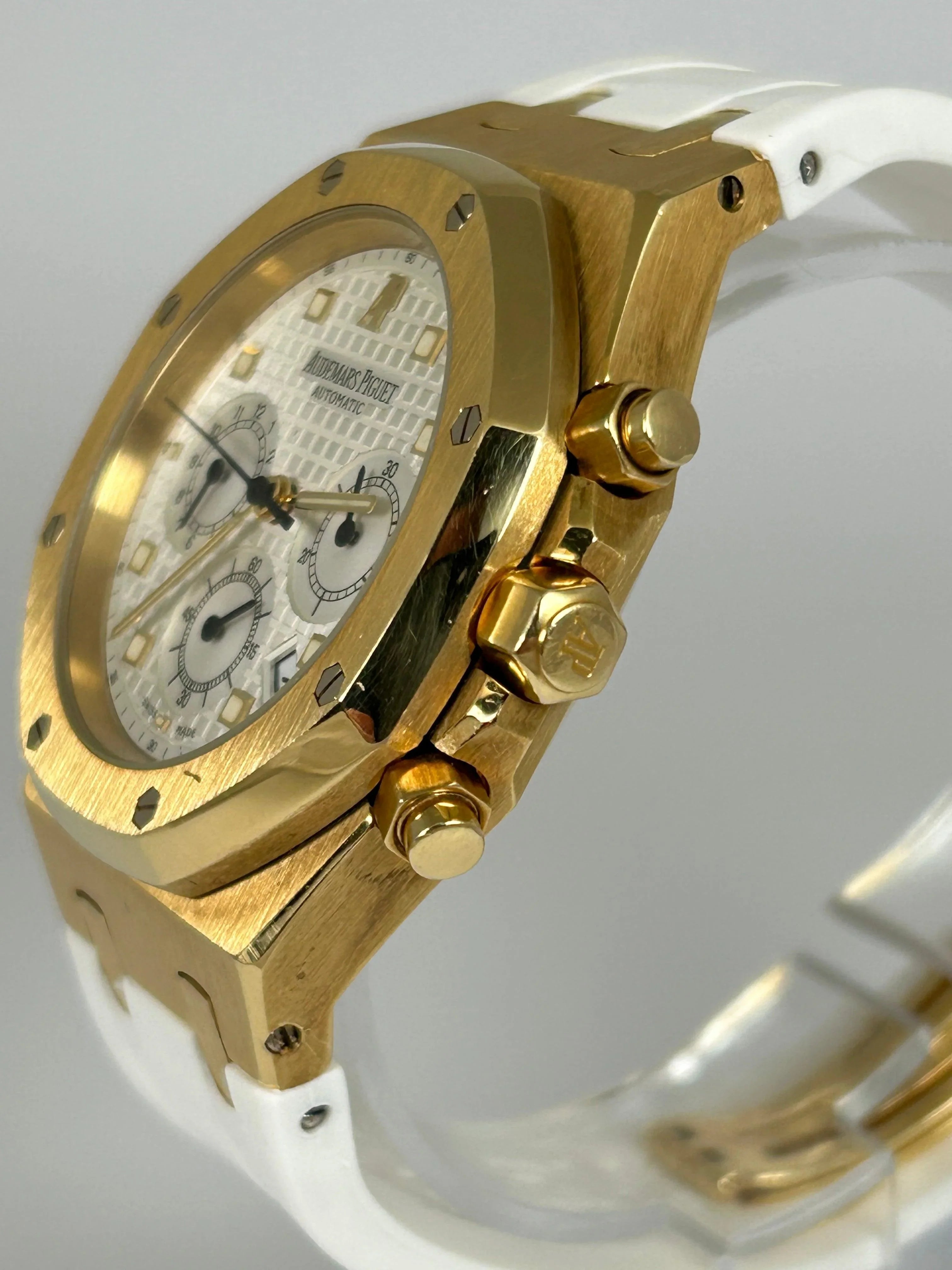 AUDEMARS PIGUET ROYAL OAK CHRONOGRAPH WHITE DIAL YELLOW GOLD 26022BA