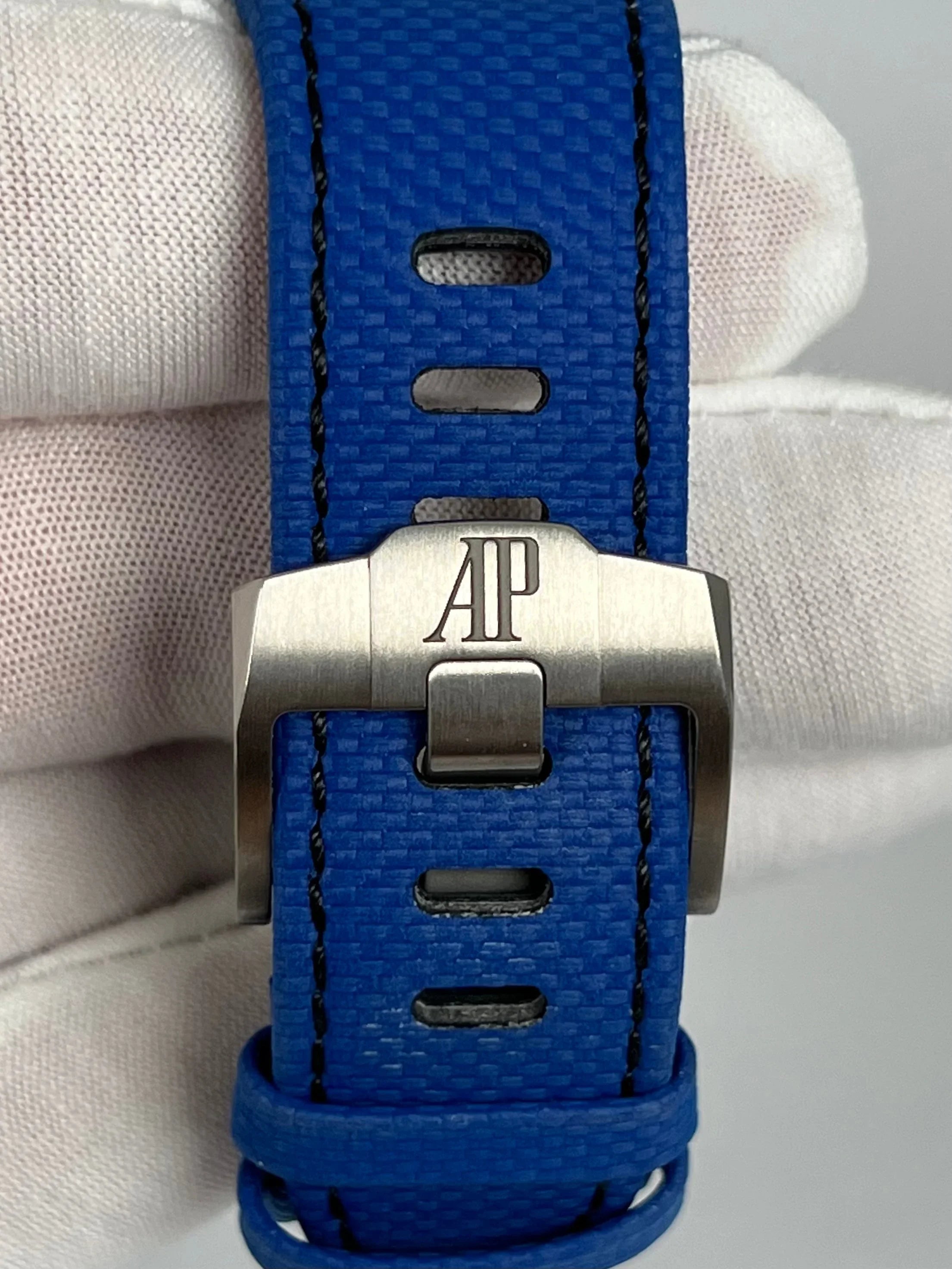 AUDEMARS PIGUET ROYAL OAK OFFSHORE BLUE CERAMIC 26420CE