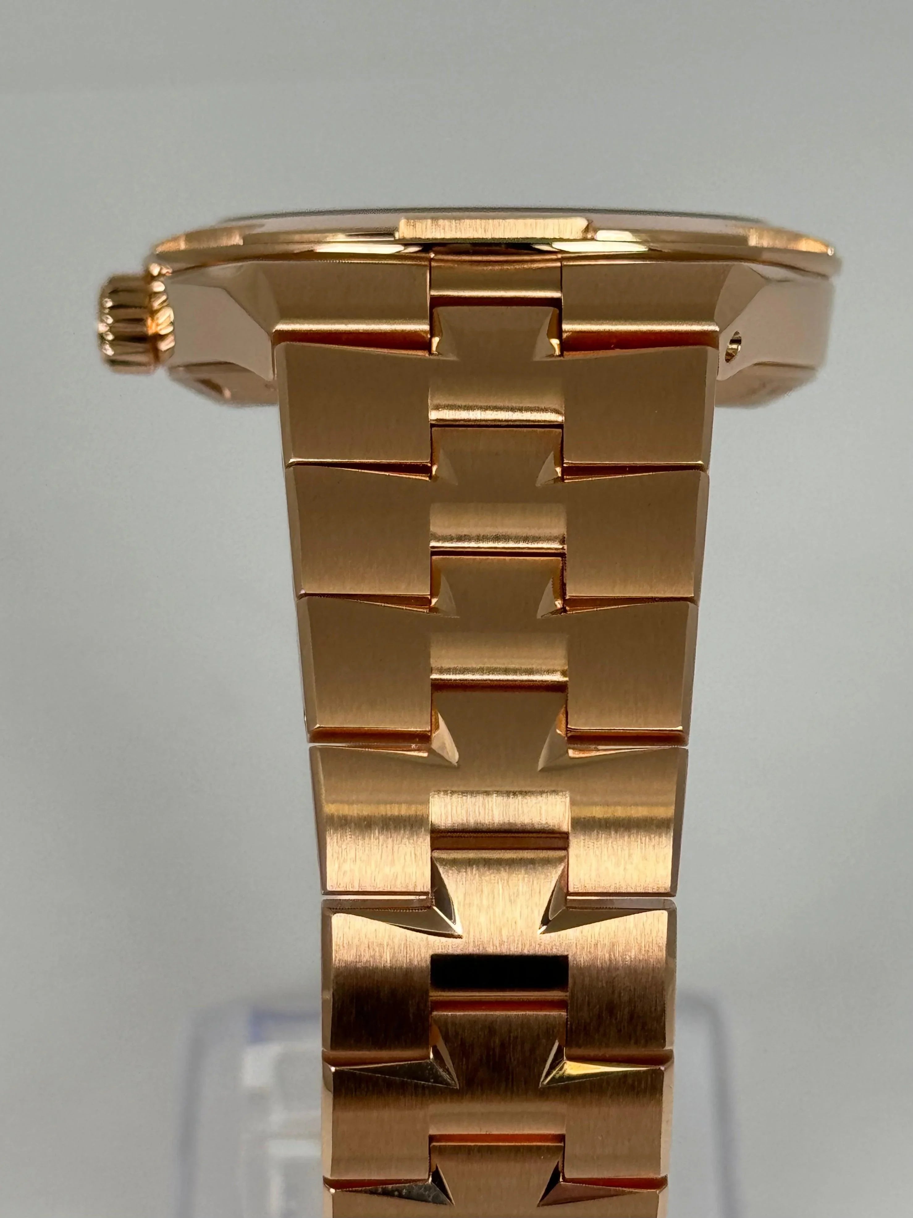 VACHERON CONSTANTIN OVERSEAS ROSE GOLD NEW RELEASE 2023 4520V/210R-B705