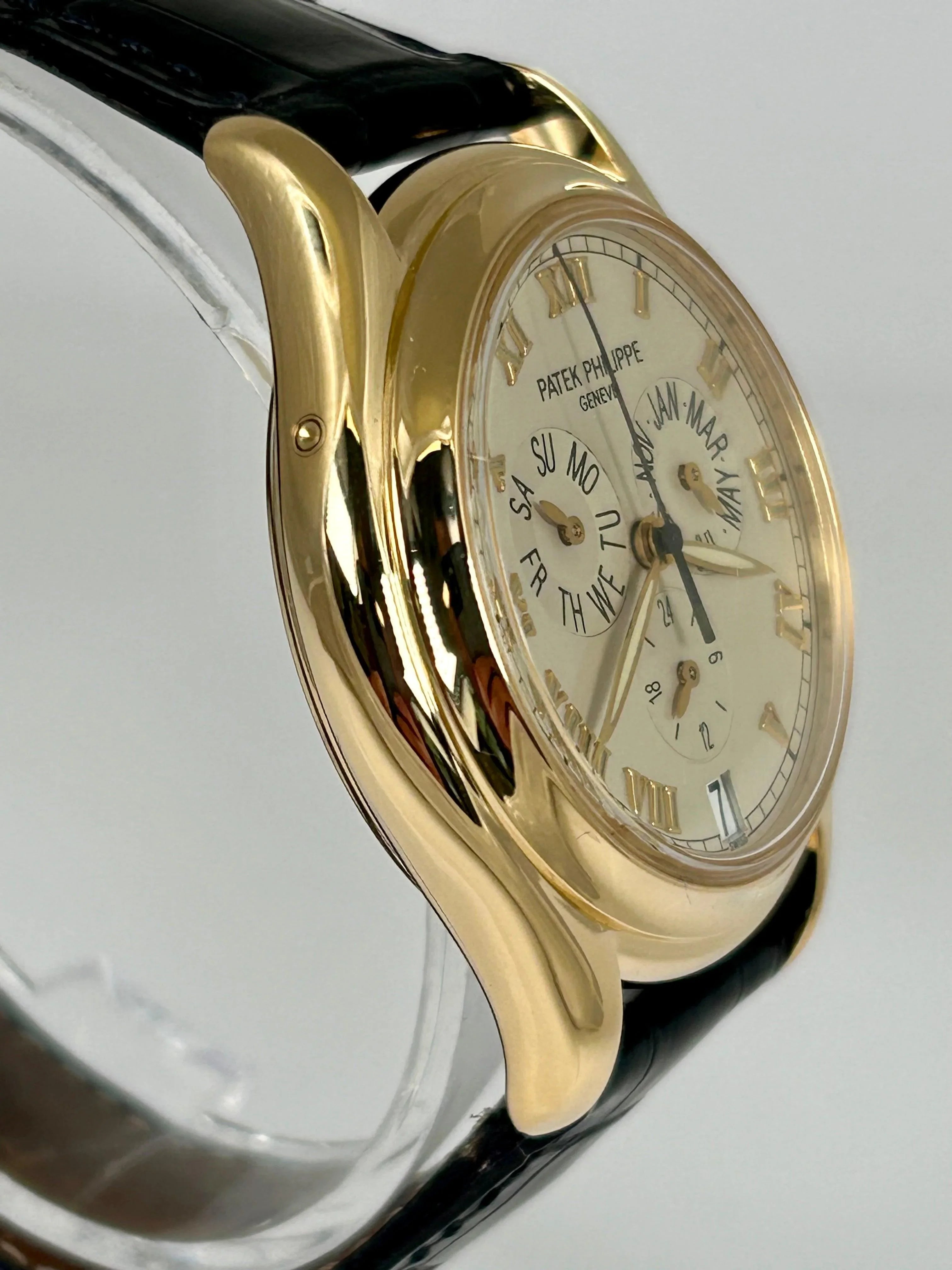 PATEK PHILIPPE ANNUAL CALENDAR 5035J-001