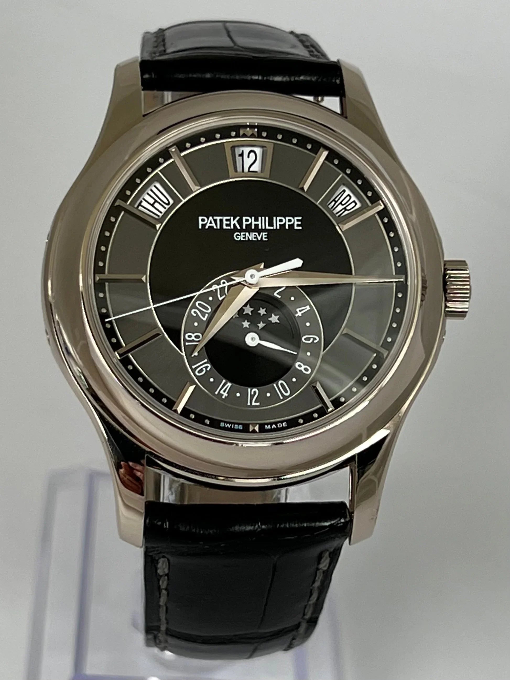 PATEK PHILIPPE ANNUAL CALENDAR BLACK DIAL 5205G