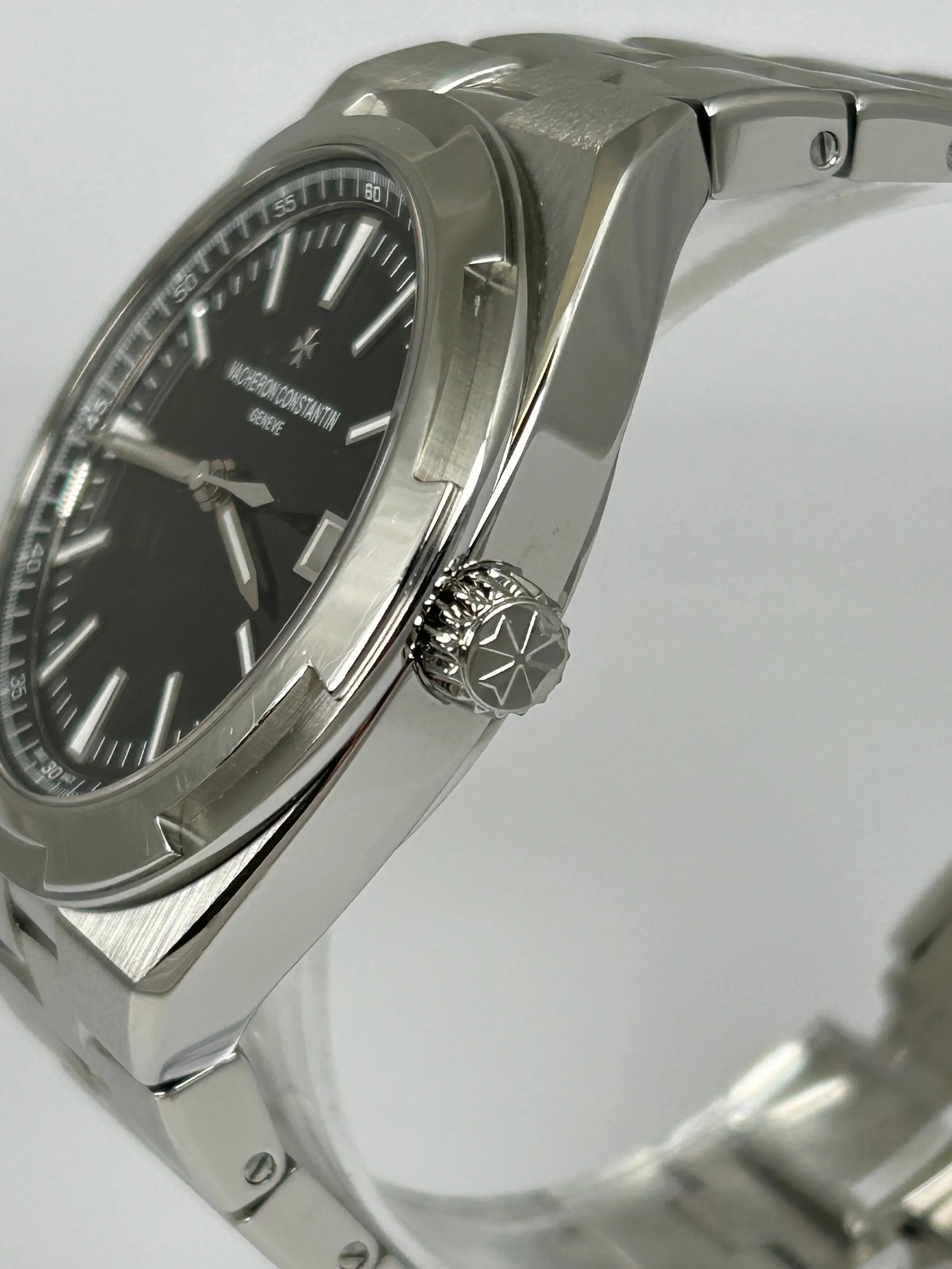 Vacheron Constantin Overseas Black Dial 4500V/110A-B483 41 MM STEEL