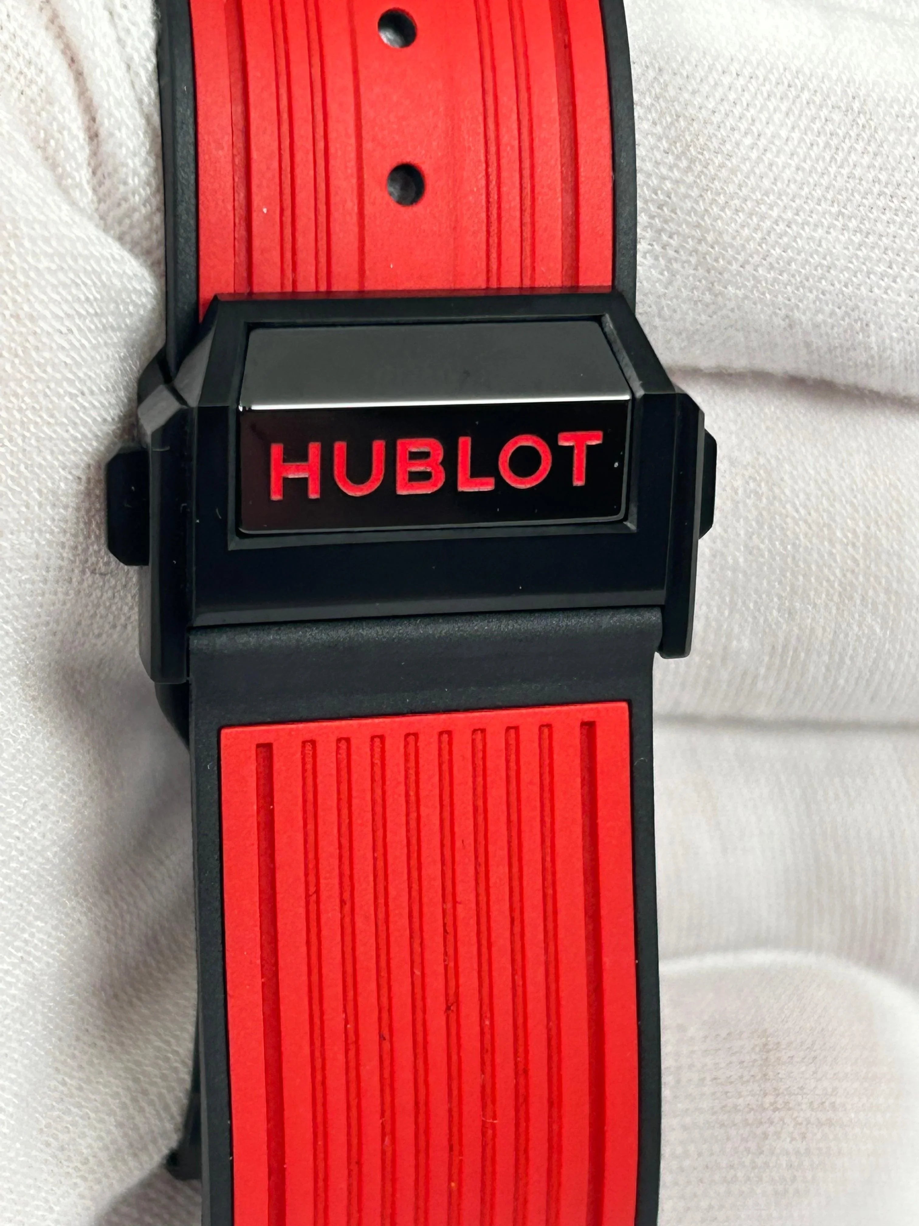 HUBLOT UNICO RED MAGIC 45MM CERAMIC 411.CF.8513.RX