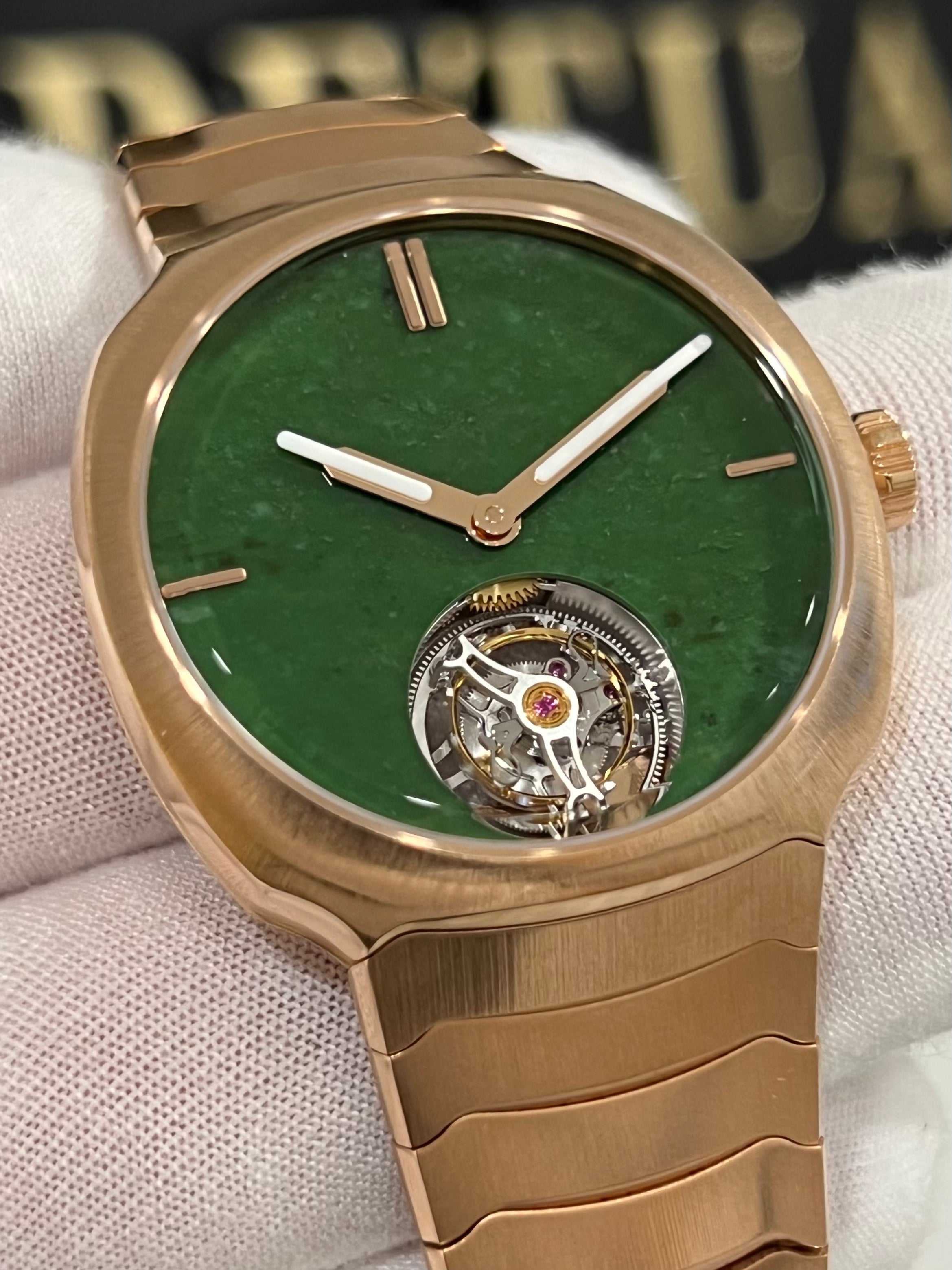 H.MOSER & CIE STREAMLINER TOURBILLON WYOMING JADE 6804-0406