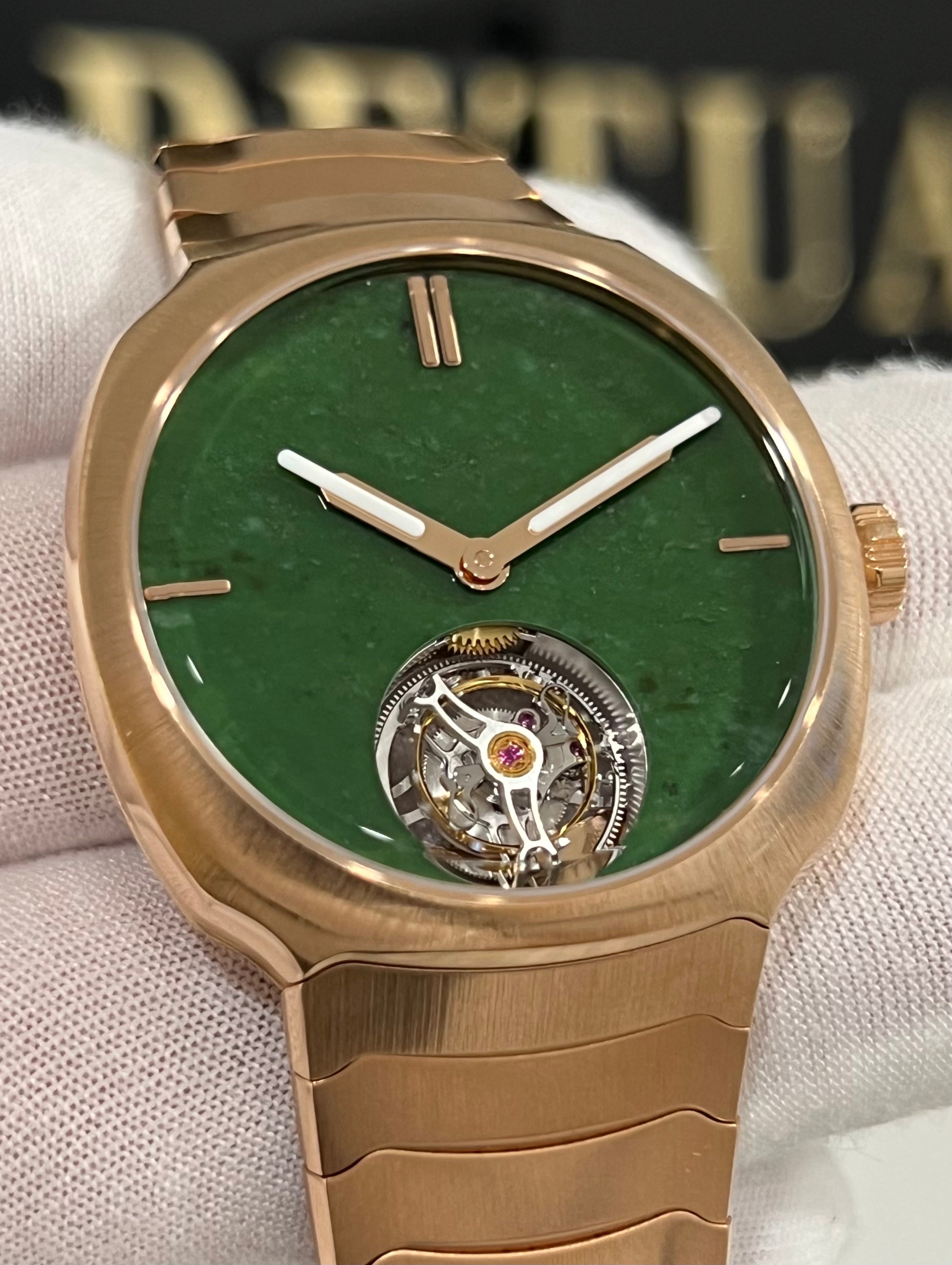 H.MOSER & CIE STREAMLINER TOURBILLON WYOMING JADE 6804-0406