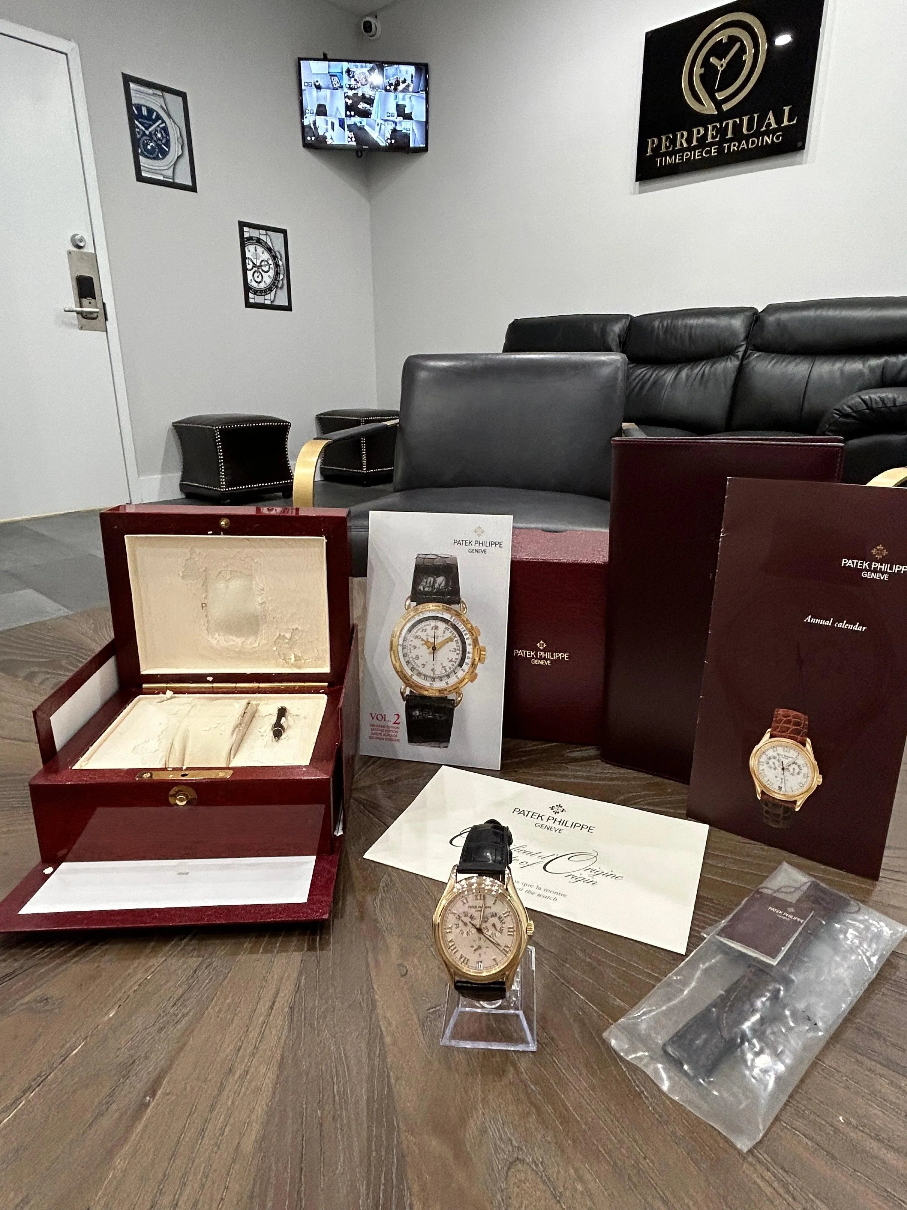 PATEK PHILIPPE ANNUAL CALENDAR 5035J-001